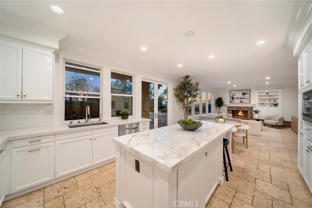 Newport Coast, California, 92657, United States, 5 Bedrooms Bedrooms, ,4 BathroomsBathrooms,Residential,For Sale,1991389