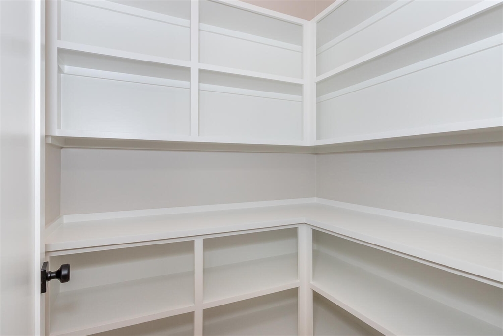 Needham, Massachusetts, 02494, United States, 5 Bedrooms Bedrooms, ,6 BathroomsBathrooms,Residential,For Sale,1991306