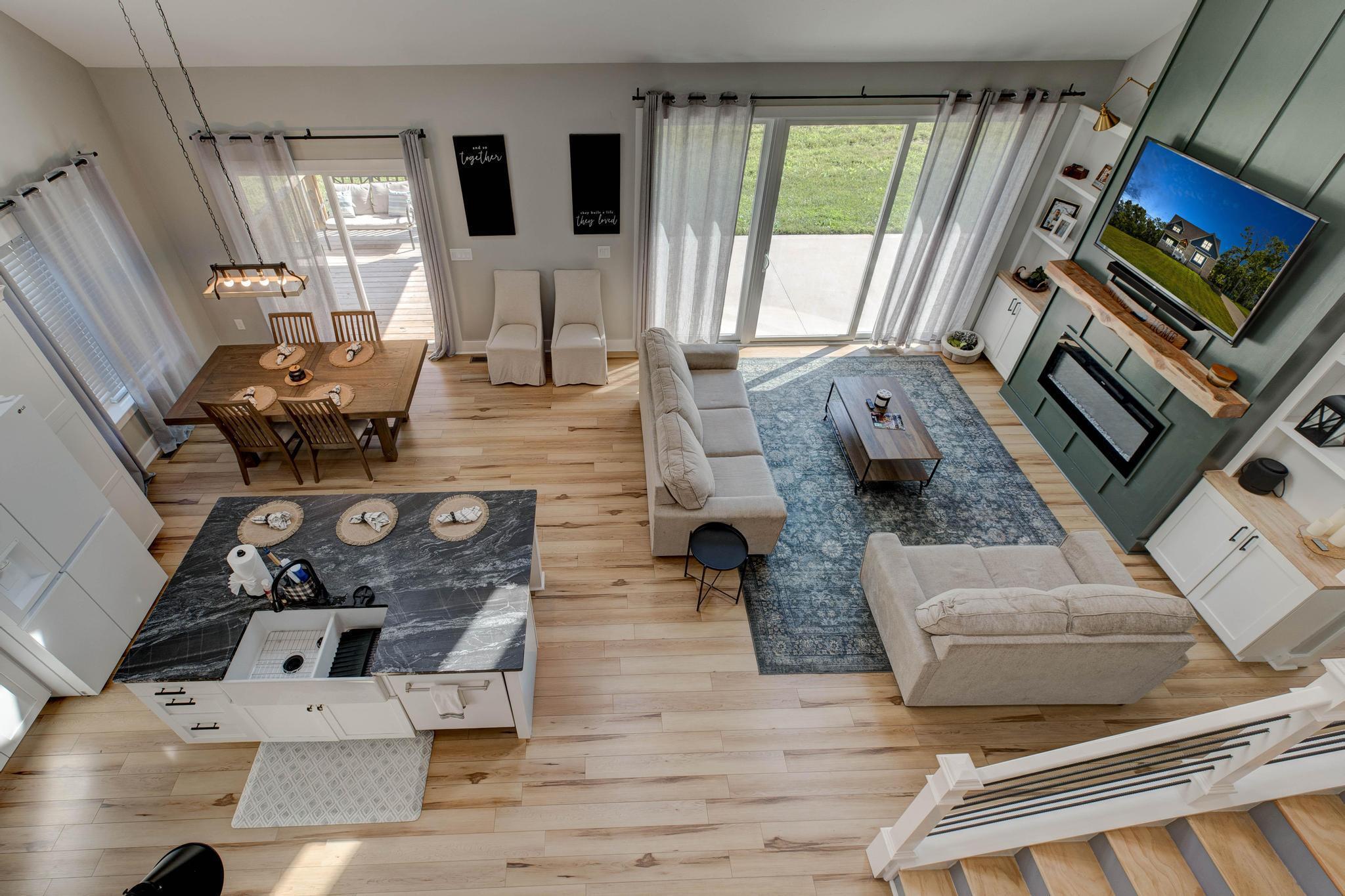 Richmond, Kentucky, 40475, United States, 4 Bedrooms Bedrooms, ,6 BathroomsBathrooms,Residential,For Sale,1971513