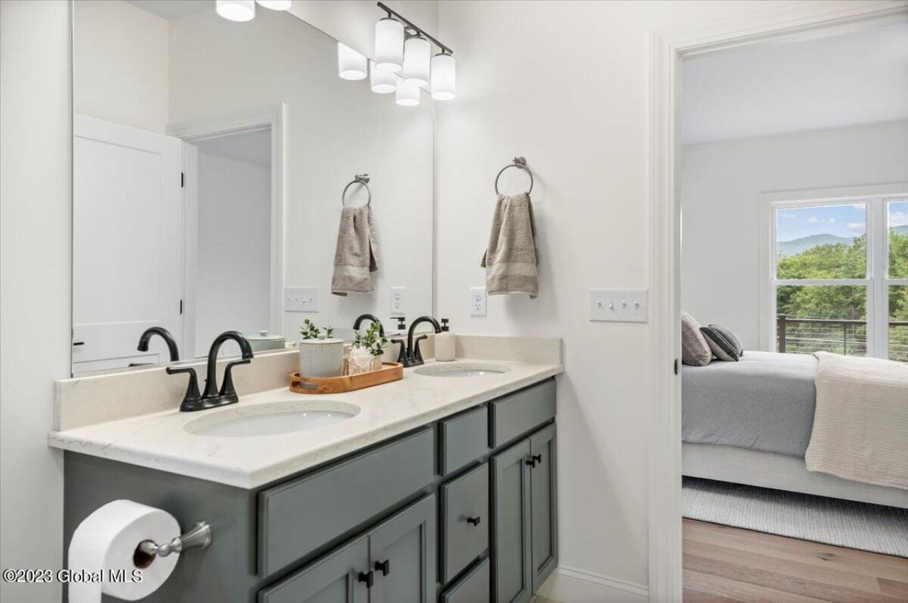Lake George, New York, 12845, United States, 3 Bedrooms Bedrooms, ,3 BathroomsBathrooms,Residential,For Sale,1903586