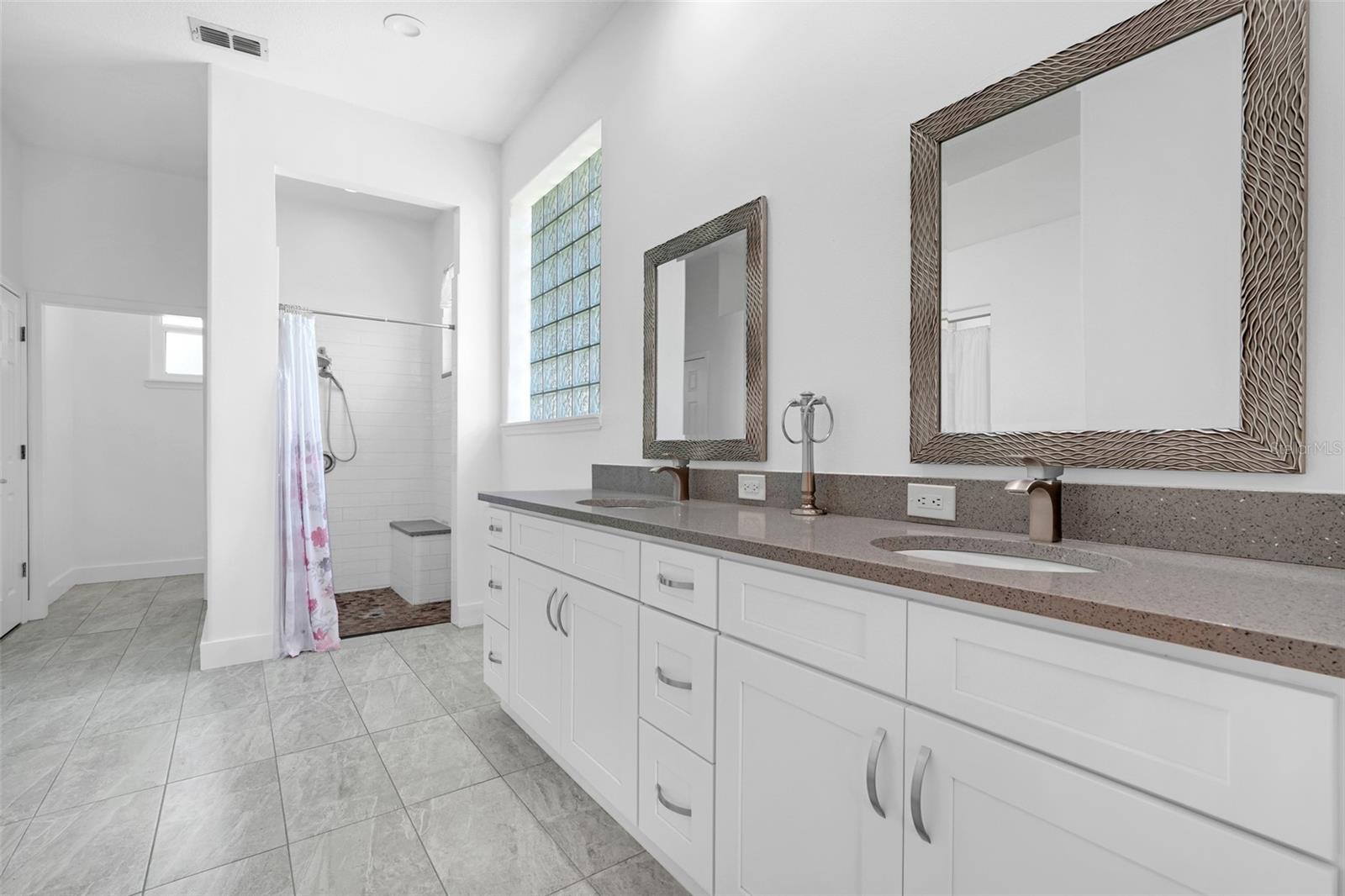 CLERMONT, Florida, 34711, United States, 3 Bedrooms Bedrooms, ,2 BathroomsBathrooms,Residential,For Sale,1938857