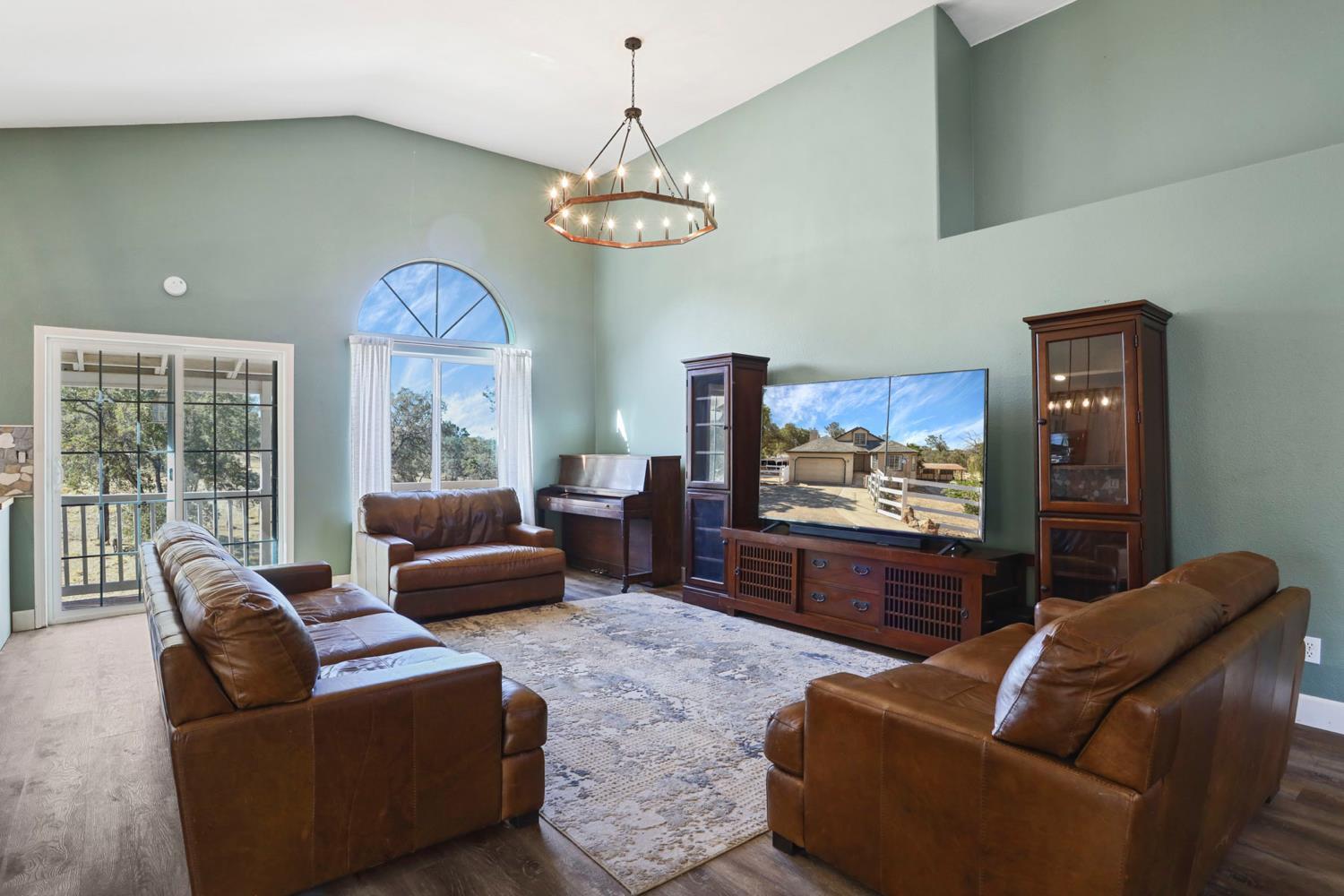 Valley Springs, California, 95252, United States, 3 Bedrooms Bedrooms, ,2 BathroomsBathrooms,Residential,For Sale,1978438