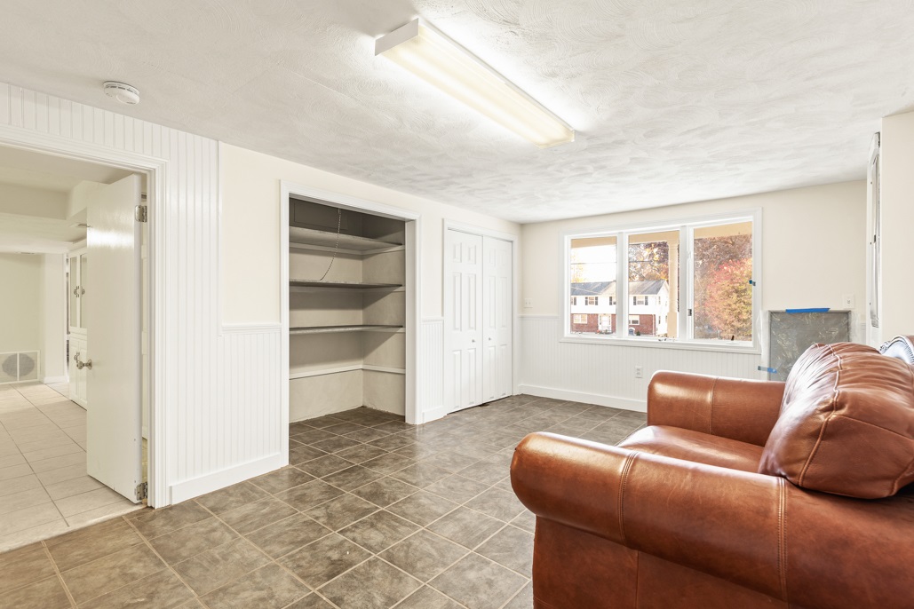 Billerica, Massachusetts, 01821, United States, 4 Bedrooms Bedrooms, ,4 BathroomsBathrooms,Residential,For Sale,1935395