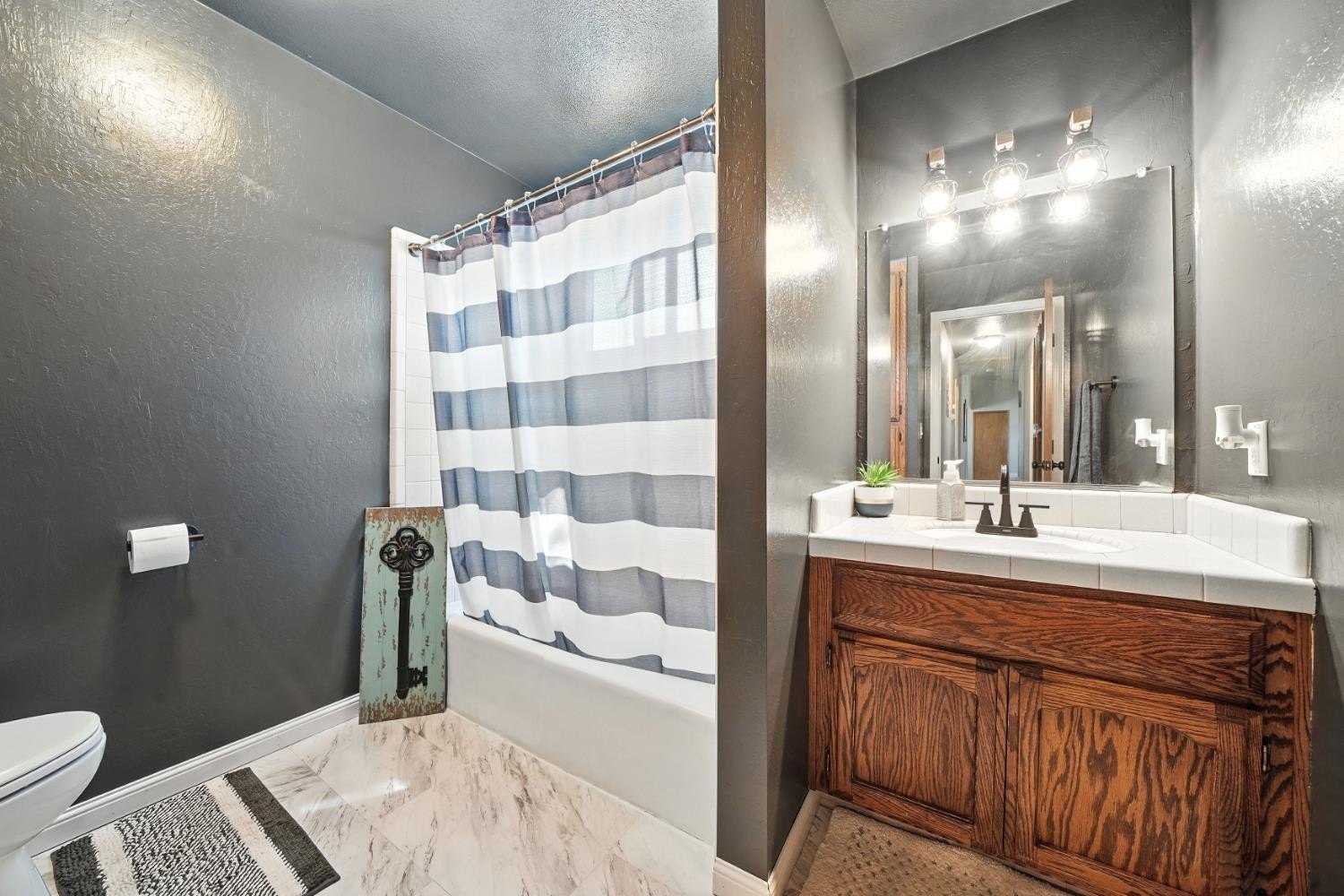 Valley Springs, California, 95252, United States, 3 Bedrooms Bedrooms, ,2 BathroomsBathrooms,Residential,For Sale,1984157