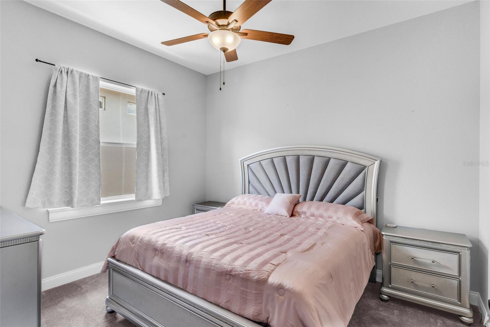 LAKELAND, Florida, 33813, United States, 5 Bedrooms Bedrooms, ,3 BathroomsBathrooms,Residential,For Sale,1937728