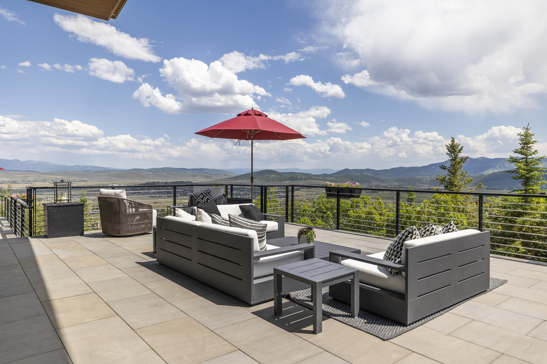  Sophisticated Mountain Design with Unmatched Views in an Elite Setting - 物件實景