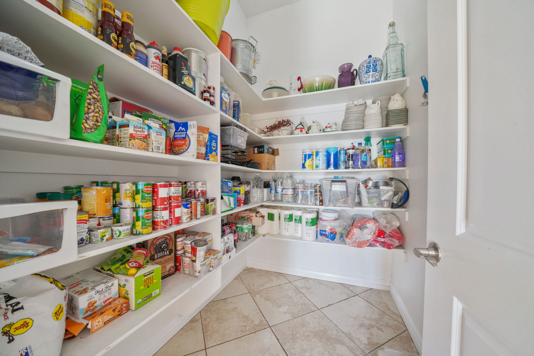 Eagle Mountain, Utah, 84005, United States, 6 Bedrooms Bedrooms, ,5 BathroomsBathrooms,Residential,For Sale,1990791