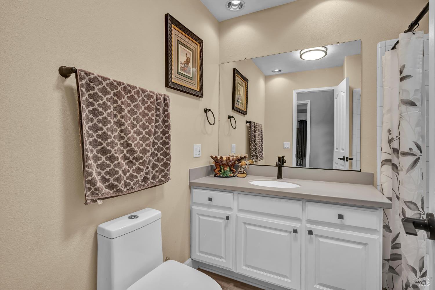 Nice, California, 95464, United States, 3 Bedrooms Bedrooms, ,4 BathroomsBathrooms,Residential,For Sale,1974122