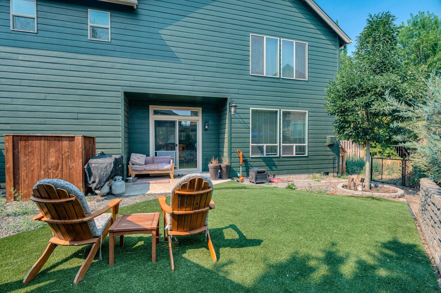 Redmond, Oregon, 97756, United States, 4 Bedrooms Bedrooms, ,3 BathroomsBathrooms,Residential,For Sale,1898439