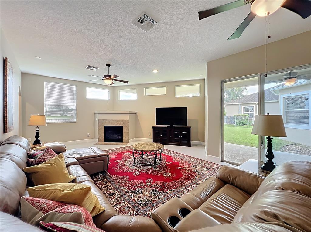 Orlando, Florida, 32829, United States, 4 Bedrooms Bedrooms, ,4 BathroomsBathrooms,Residential,For Sale,1913798