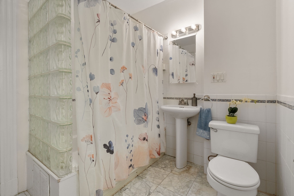 Brookline, Massachusetts, 02467, United States, 3 Bedrooms Bedrooms, ,2 BathroomsBathrooms,Residential,For Sale,1987827