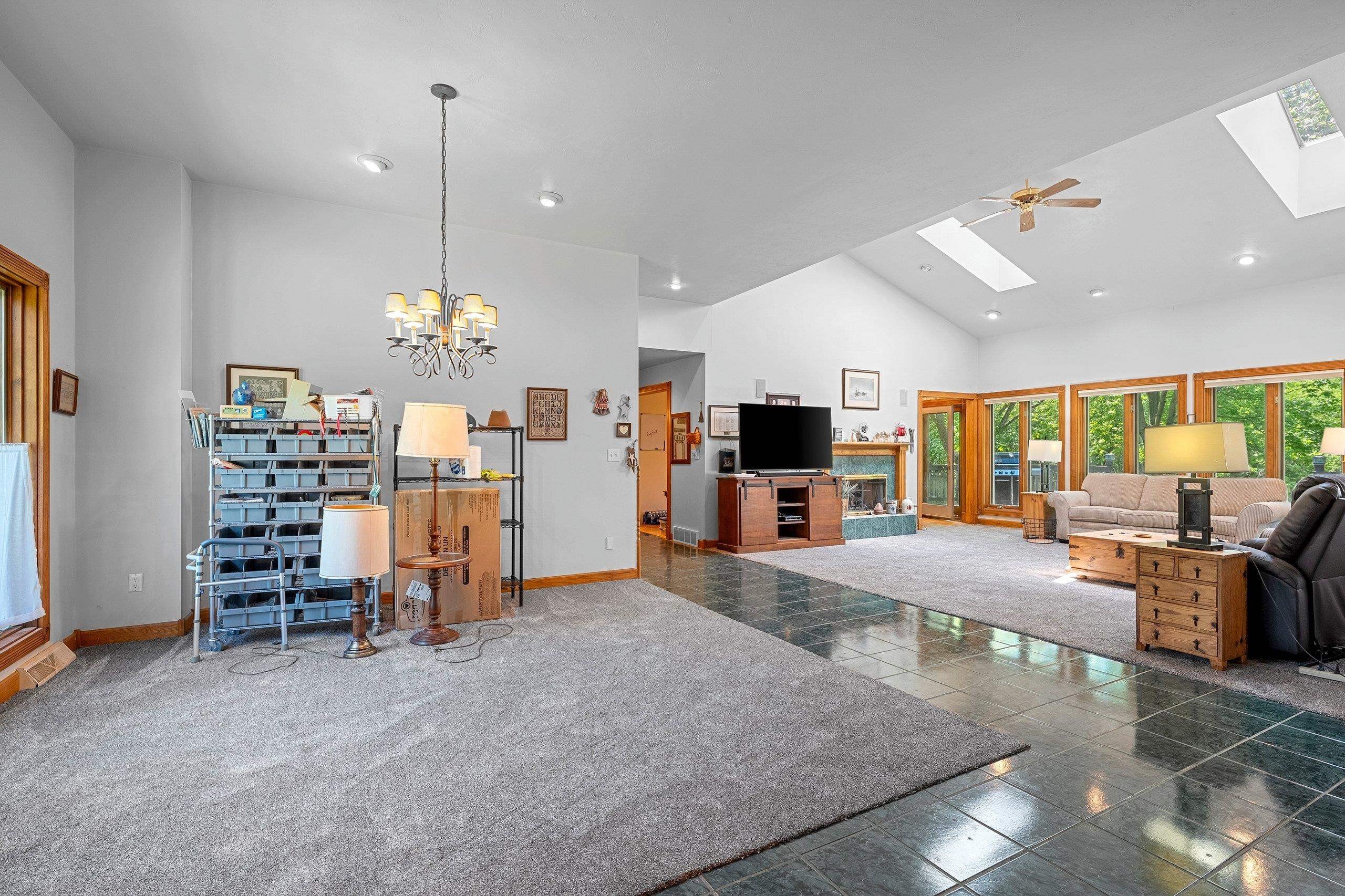 DE PERE, Wisconsin, 54115-9240, United States, 4 Bedrooms Bedrooms, ,4 BathroomsBathrooms,Residential,For Sale,2048017