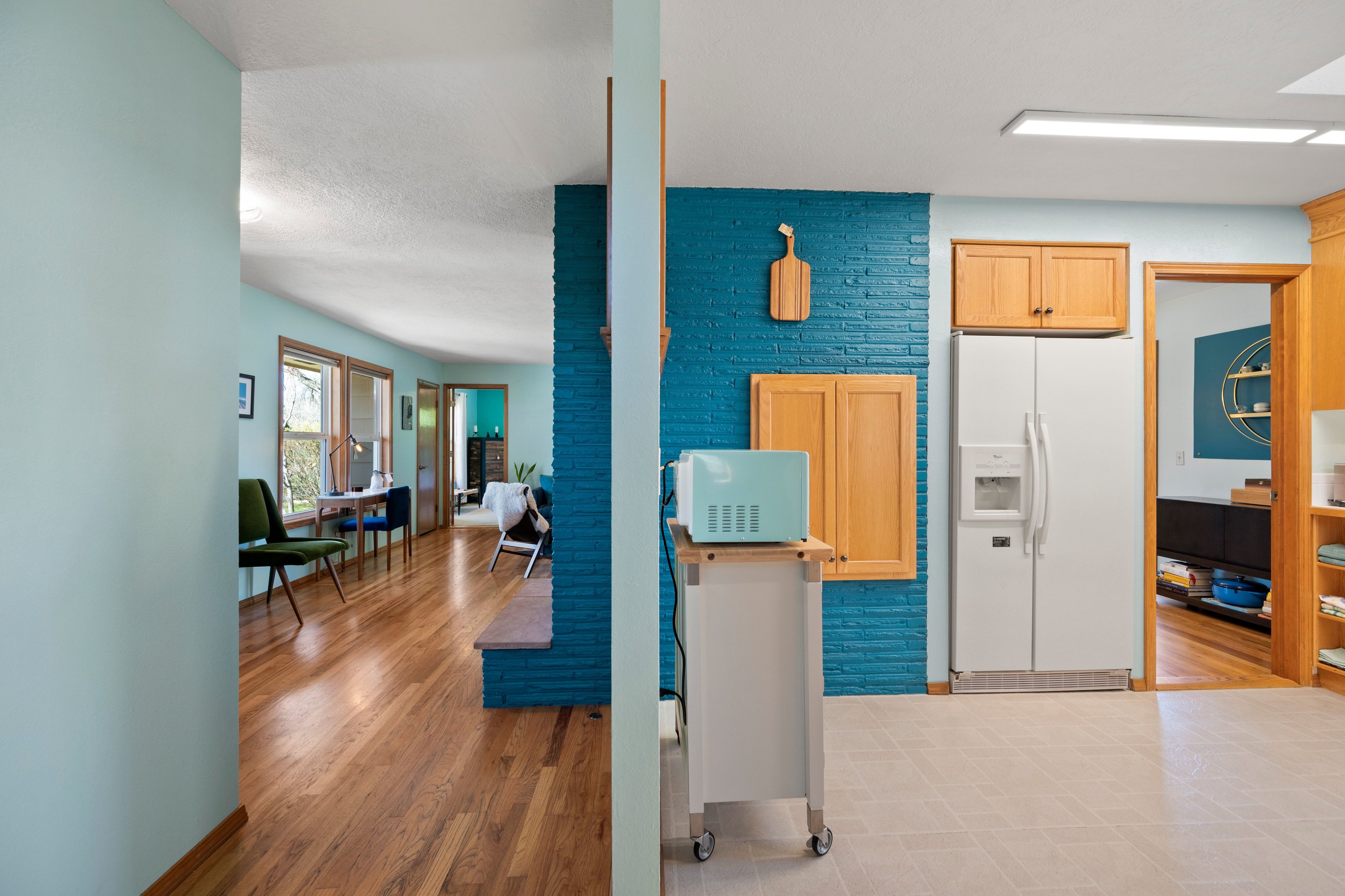  Timeless Mid-Century Design with Sunroom Living and Garden Oasis - 物件實景