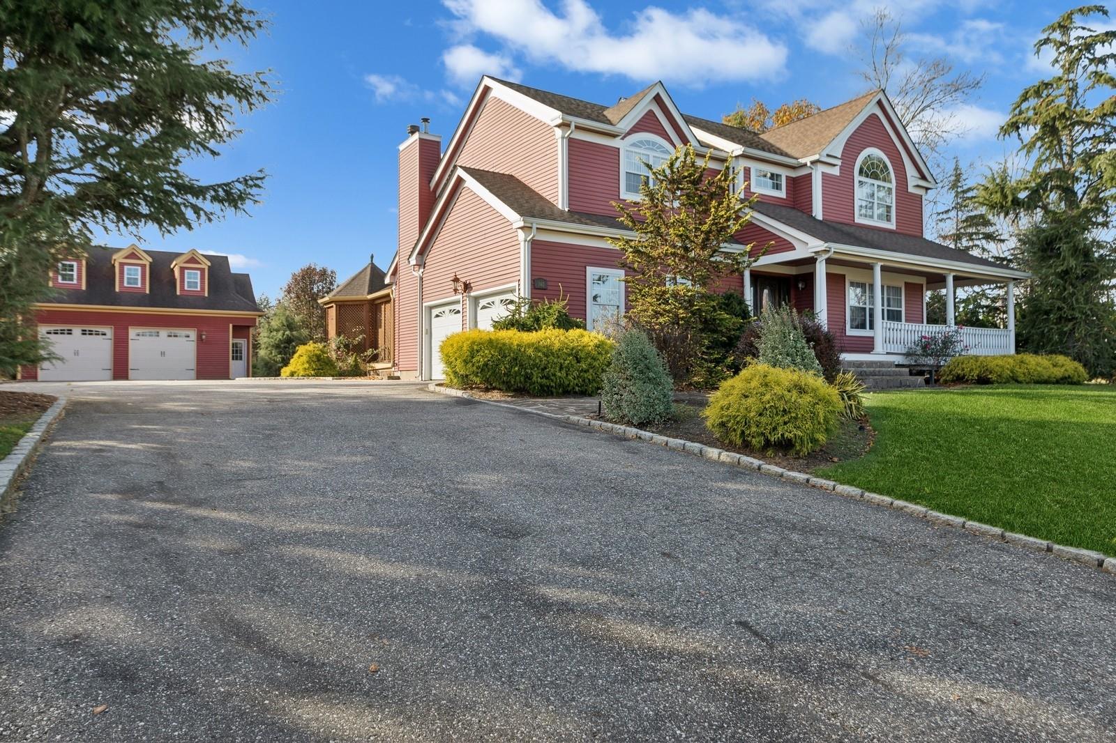 Aquebogue, New York, 11931, United States, 4 Bedrooms Bedrooms, ,3 BathroomsBathrooms,Residential,For Sale,1838532