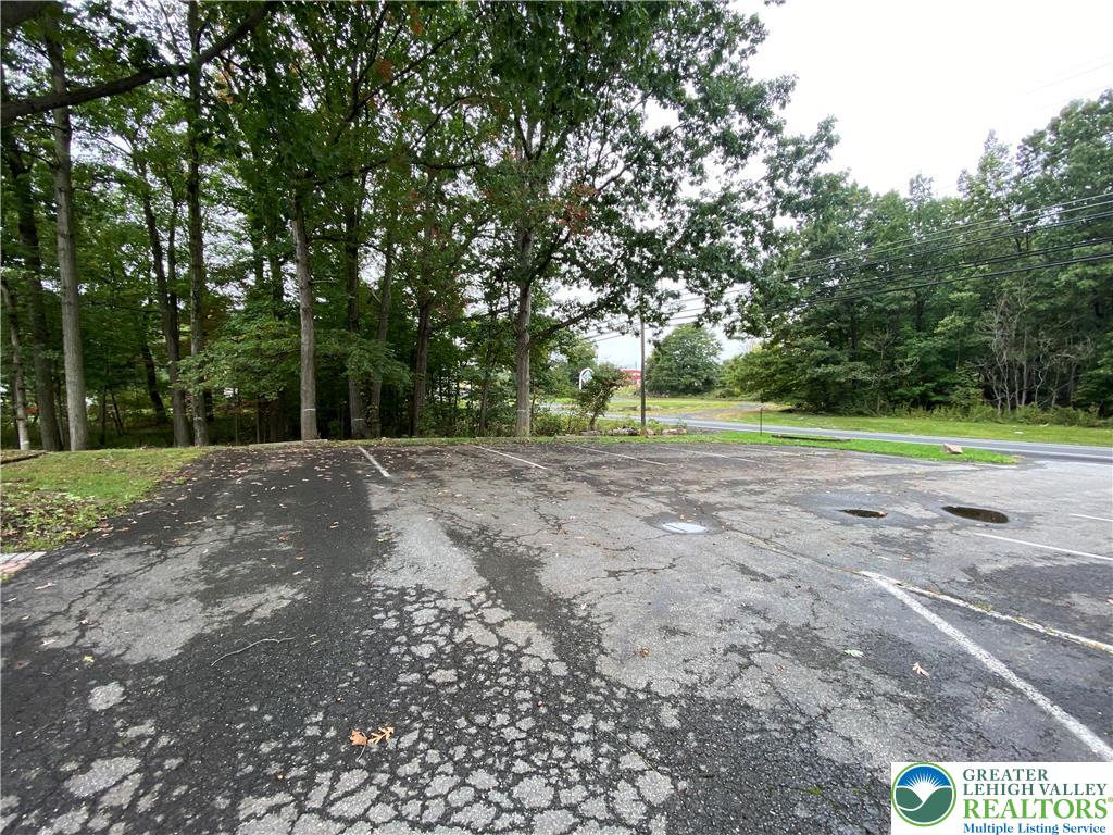 Plainfield Twp, Pennsylvania, 18072, United States, 4 Bedrooms Bedrooms, ,5 BathroomsBathrooms,Residential,For Sale,1960532