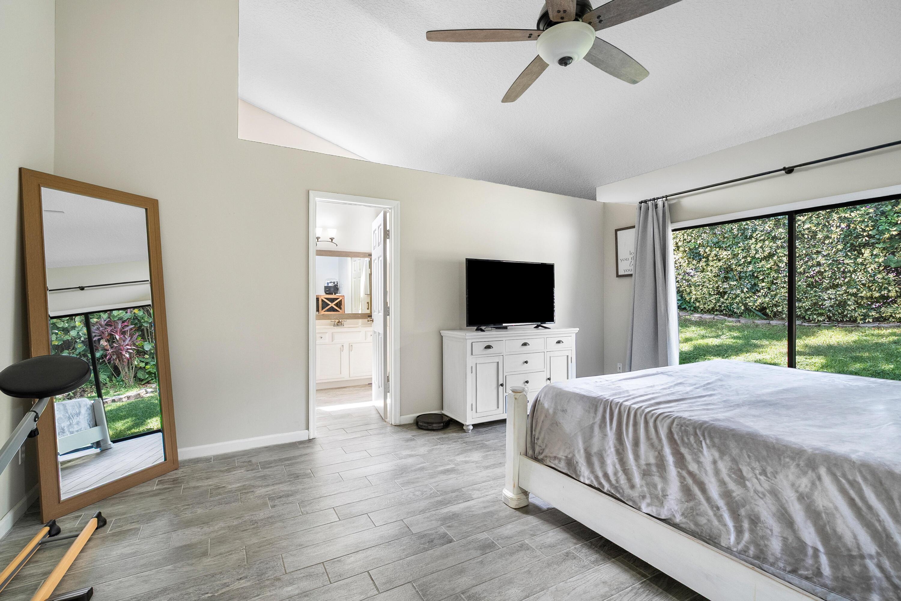 Hobe Sound, Florida, 33455, United States, 4 Bedrooms Bedrooms, ,2 BathroomsBathrooms,Residential,For Sale,1949192