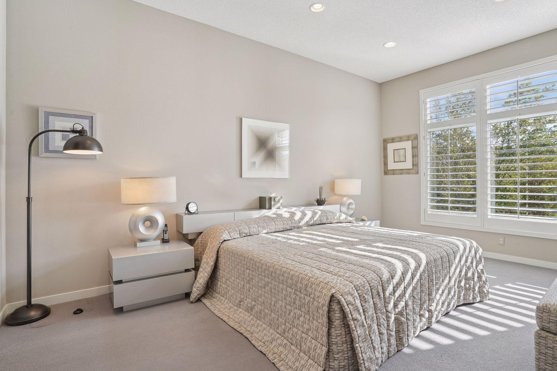 Lilydale, Minnesota, 55118, United States, 3 Bedrooms Bedrooms, ,3 BathroomsBathrooms,Residential,For Sale,1989452