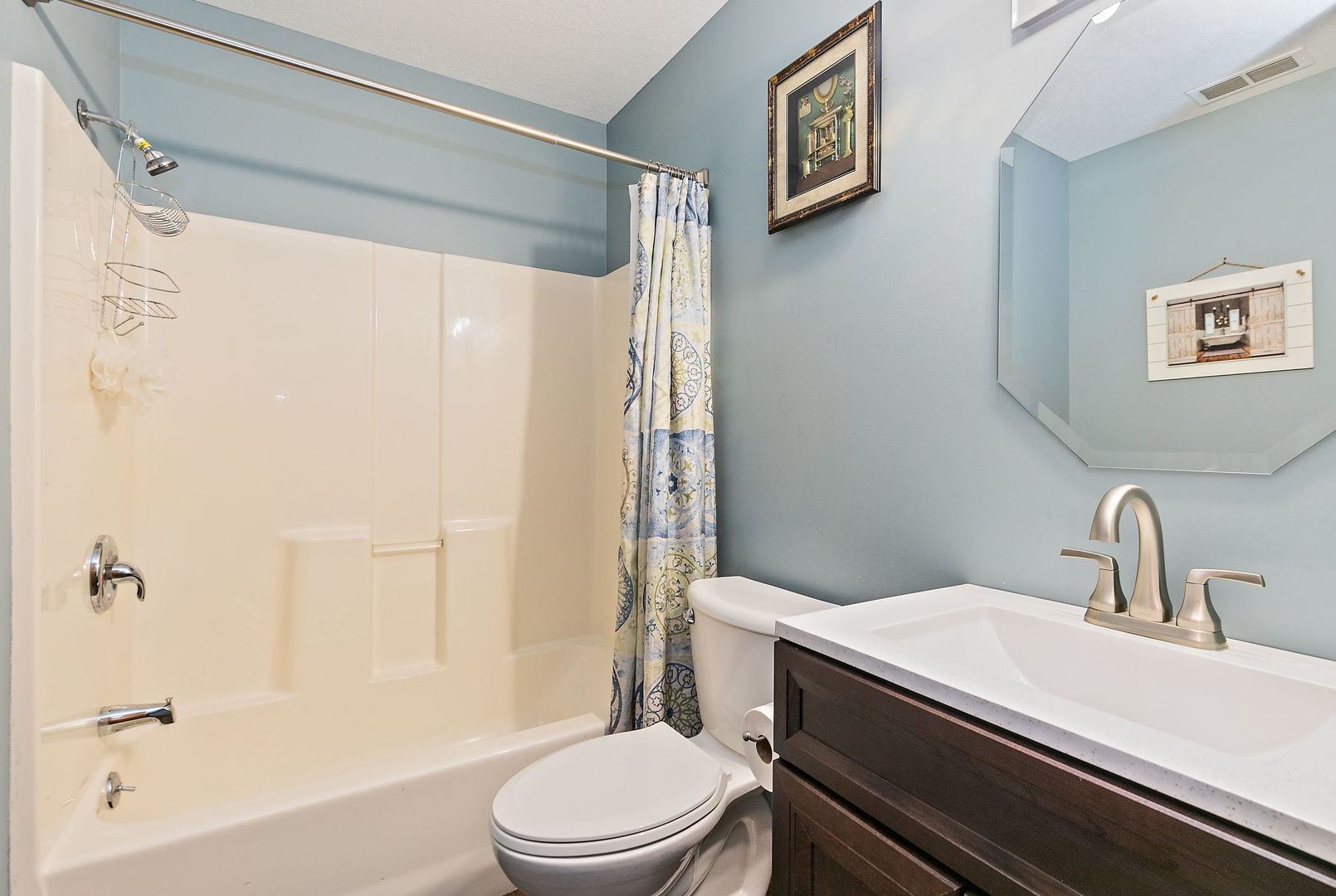 Custer Park, Illinois, 60481, United States, 4 Bedrooms Bedrooms, ,3 BathroomsBathrooms,Residential,For Sale,1977920