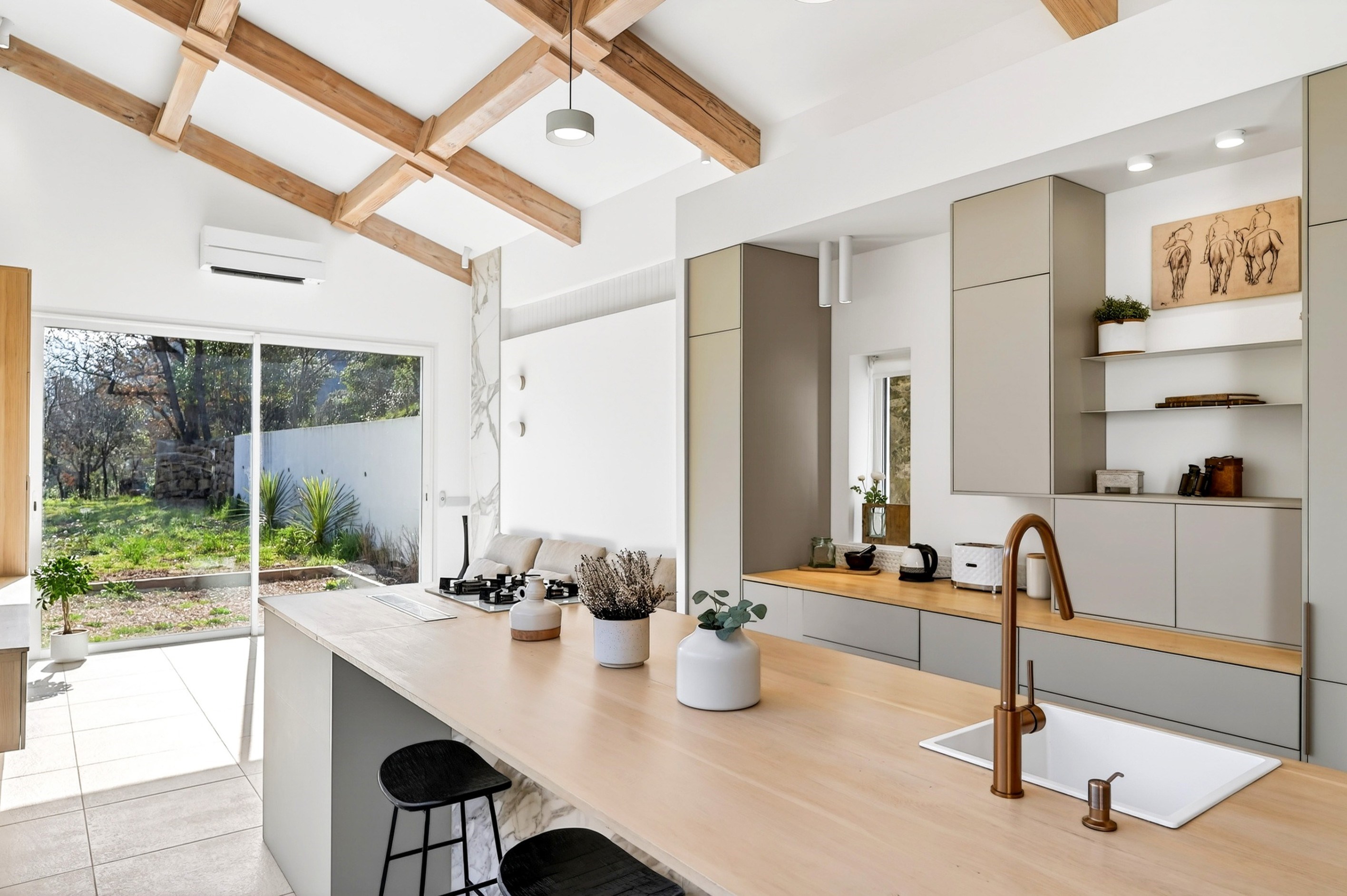  Gonfaron, Var – Renovated House on 8.5 Hectares of Land - 物件實景