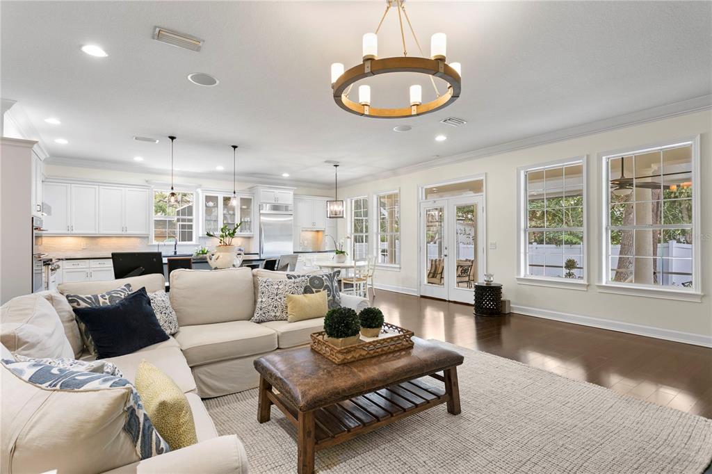 Tampa, Florida, 33629, United States, 4 Bedrooms Bedrooms, ,4 BathroomsBathrooms,Residential,For Sale,1885356
