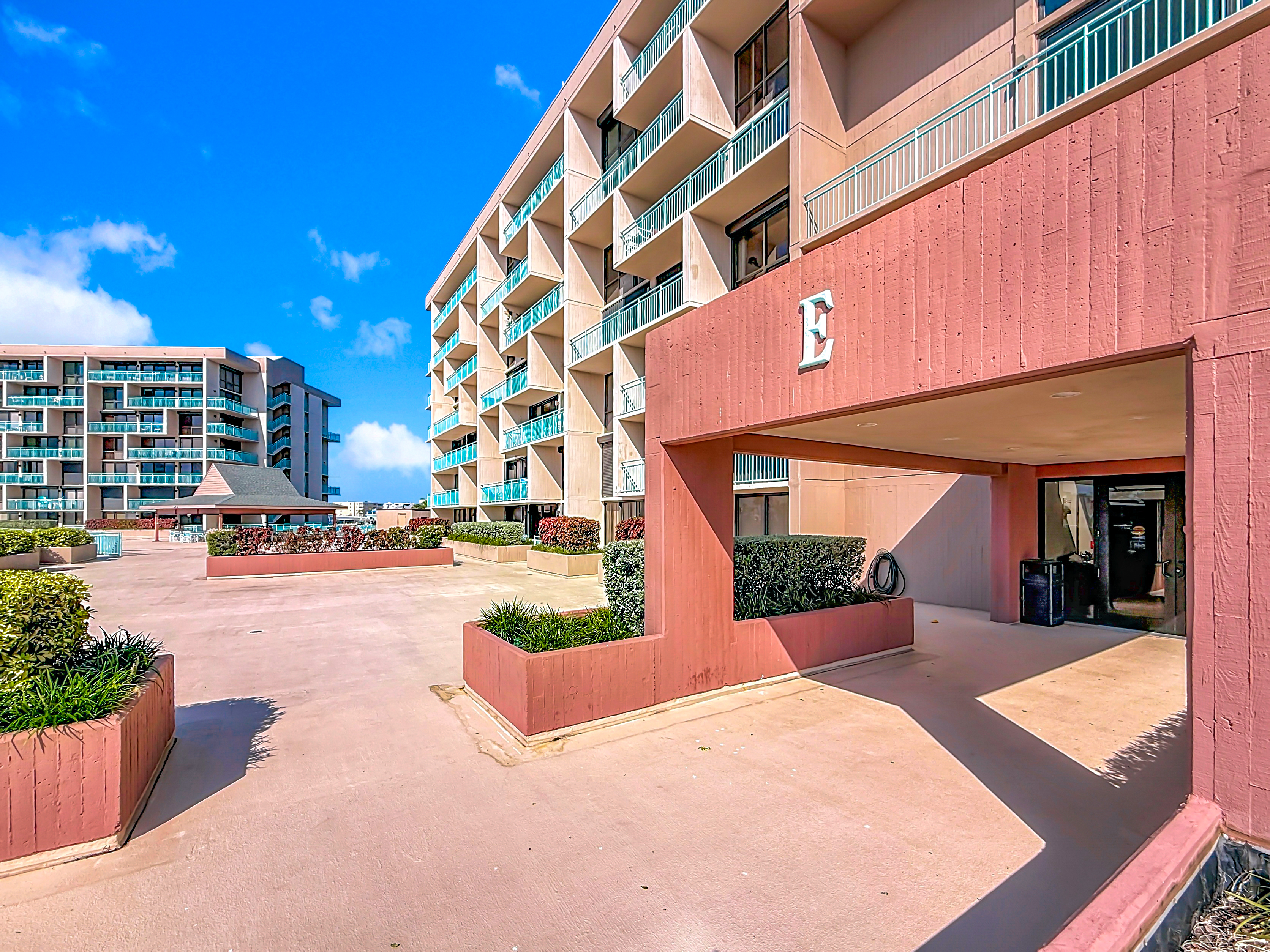 Treasure Island, Florida, 33706, United States, 3 Bedrooms Bedrooms, ,3 BathroomsBathrooms,Residential,For Sale,1983307