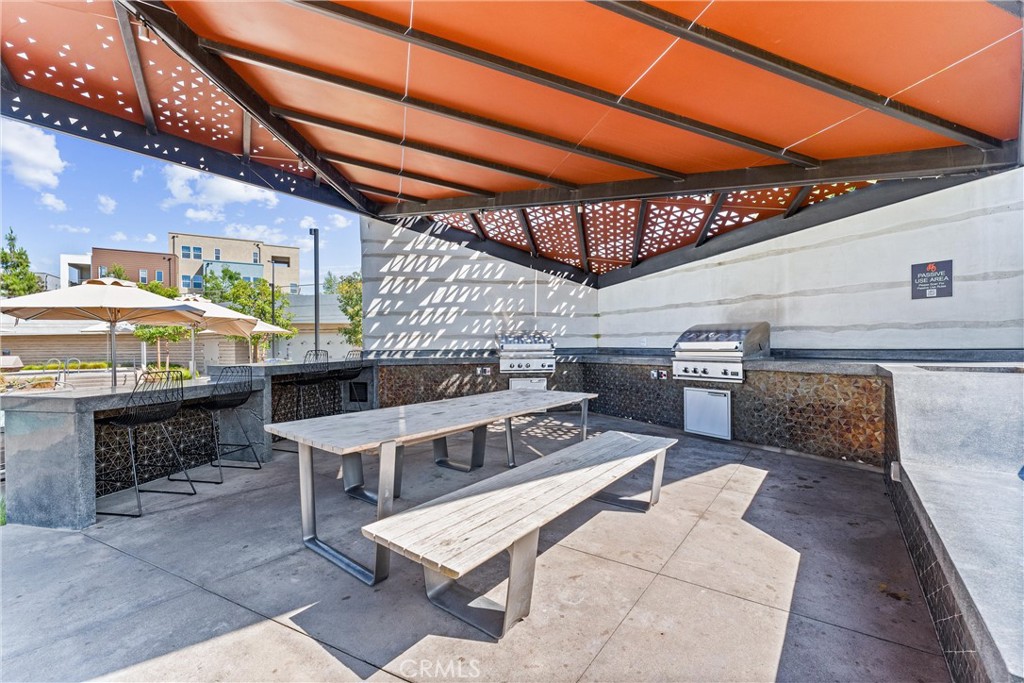 Irvine, California, 92618, United States, 2 Bedrooms Bedrooms, ,2 BathroomsBathrooms,Residential,For Sale,1988212