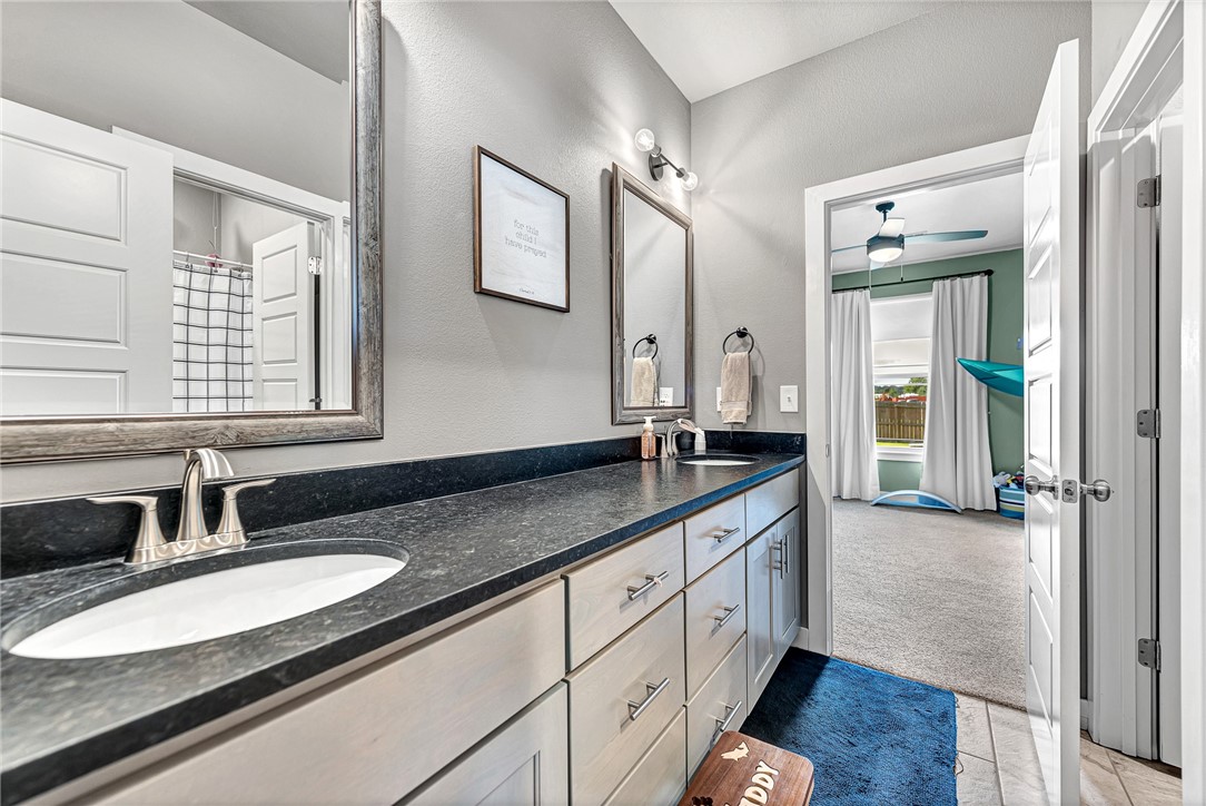 Cave Springs, Arkansas, 72718, United States, 4 Bedrooms Bedrooms, ,3 BathroomsBathrooms,Residential,For Sale,1919634