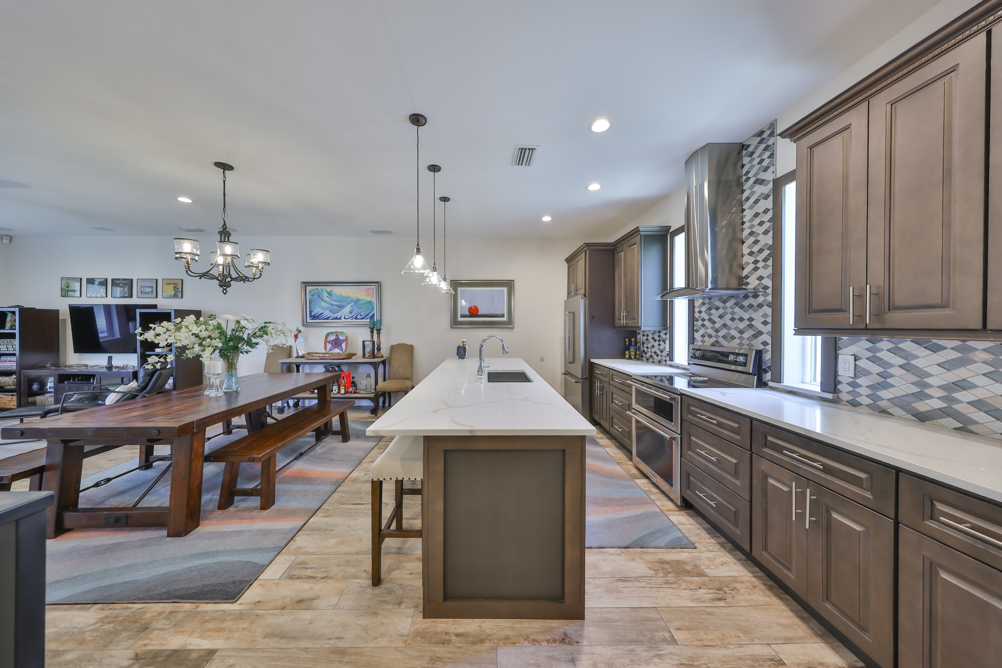 Tampa, Florida, 36611, United States, 3 Bedrooms Bedrooms, ,4 BathroomsBathrooms,Residential,For Sale,1931237