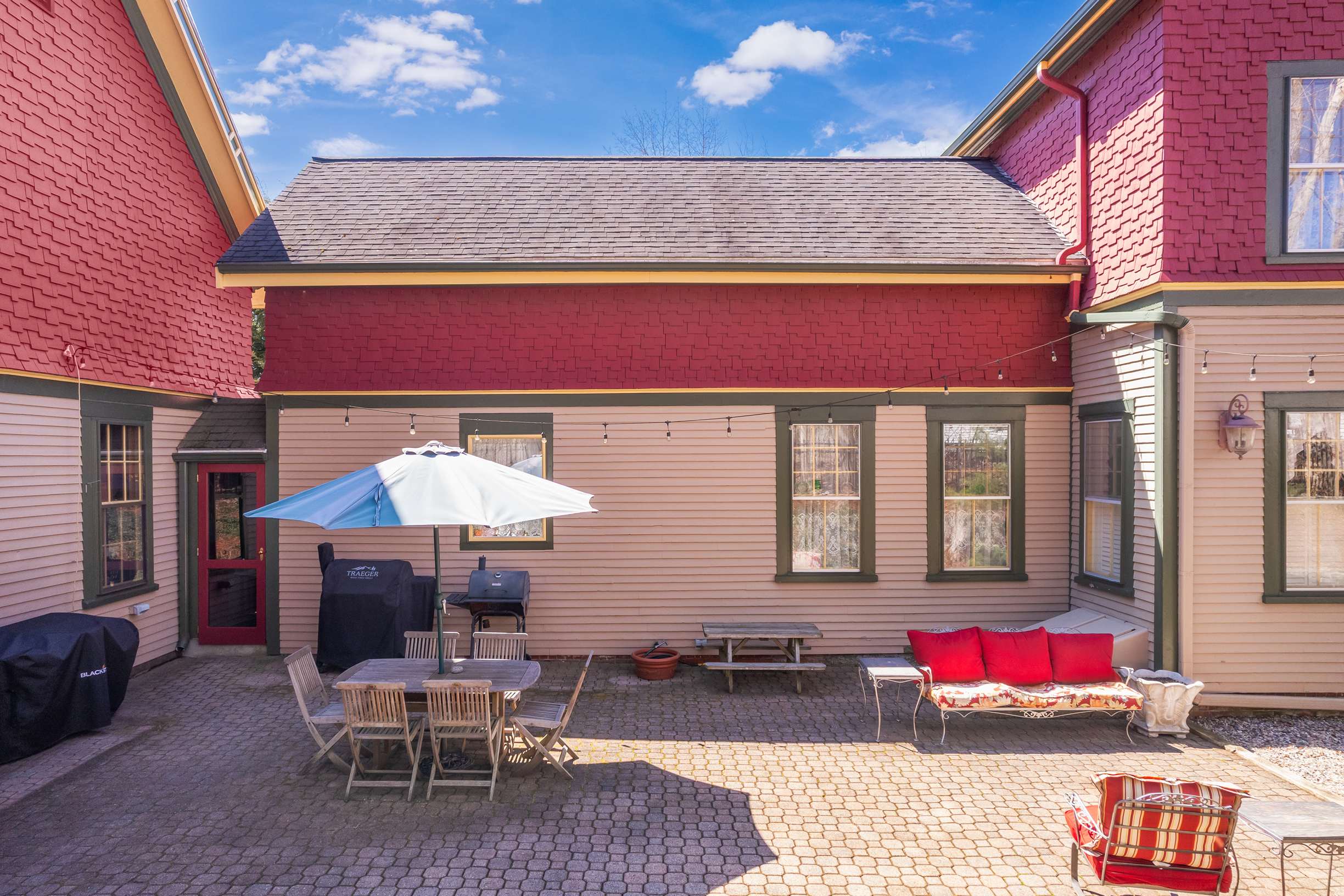  Grand New Englander with 2 Bedroom Apartment in York Village - 物件實景