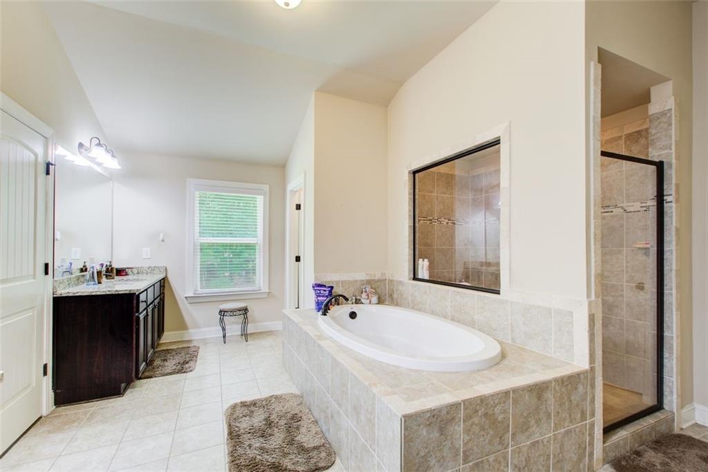 Palmetto, Georgia, 30268, United States, 5 Bedrooms Bedrooms, ,4 BathroomsBathrooms,Residential,For Sale,1917633