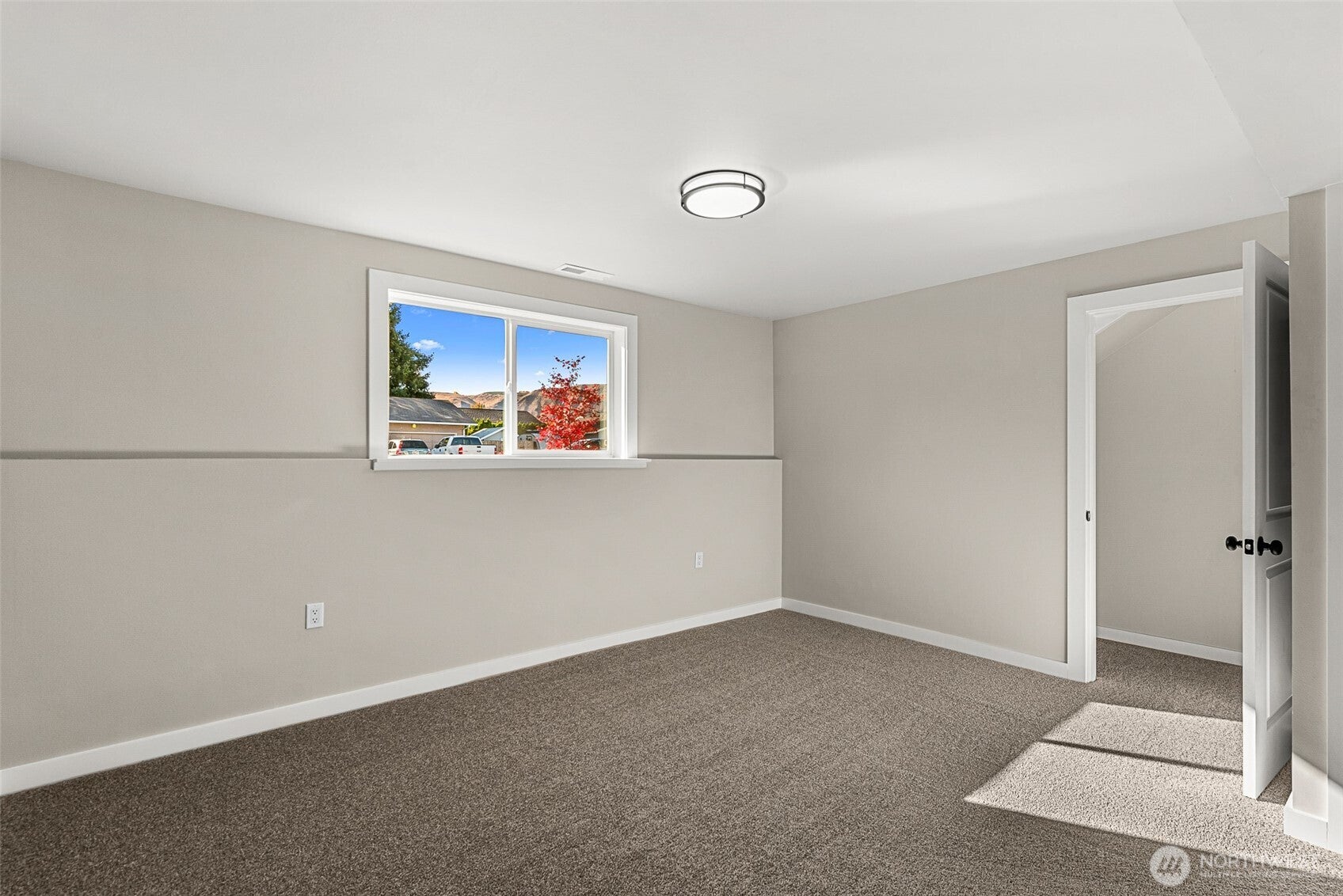 East Wenatchee, Washington, 98802, United States, 3 Bedrooms Bedrooms, ,1 BathroomBathrooms,Residential,For Sale,1984794