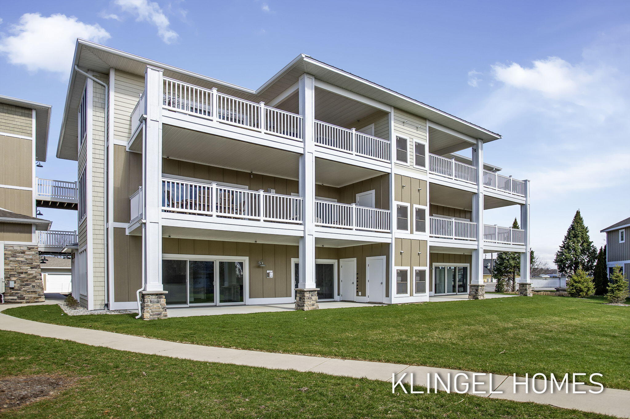 Savidge St, Spring Lake, MI 49456