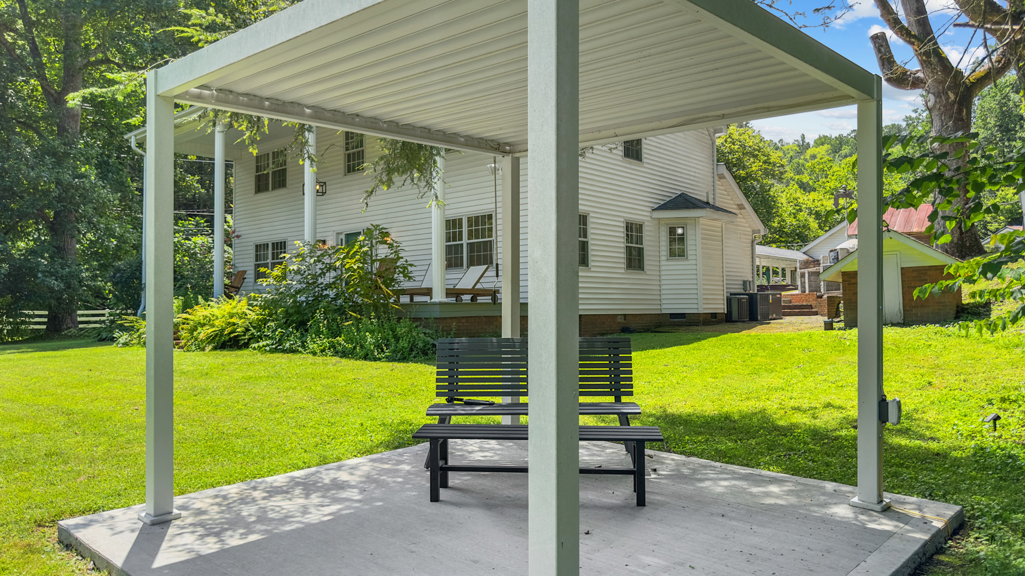 Gatlinburg, Tennessee, 37738, United States, 4 Bedrooms Bedrooms, ,3 BathroomsBathrooms,Residential,For Sale,1974957