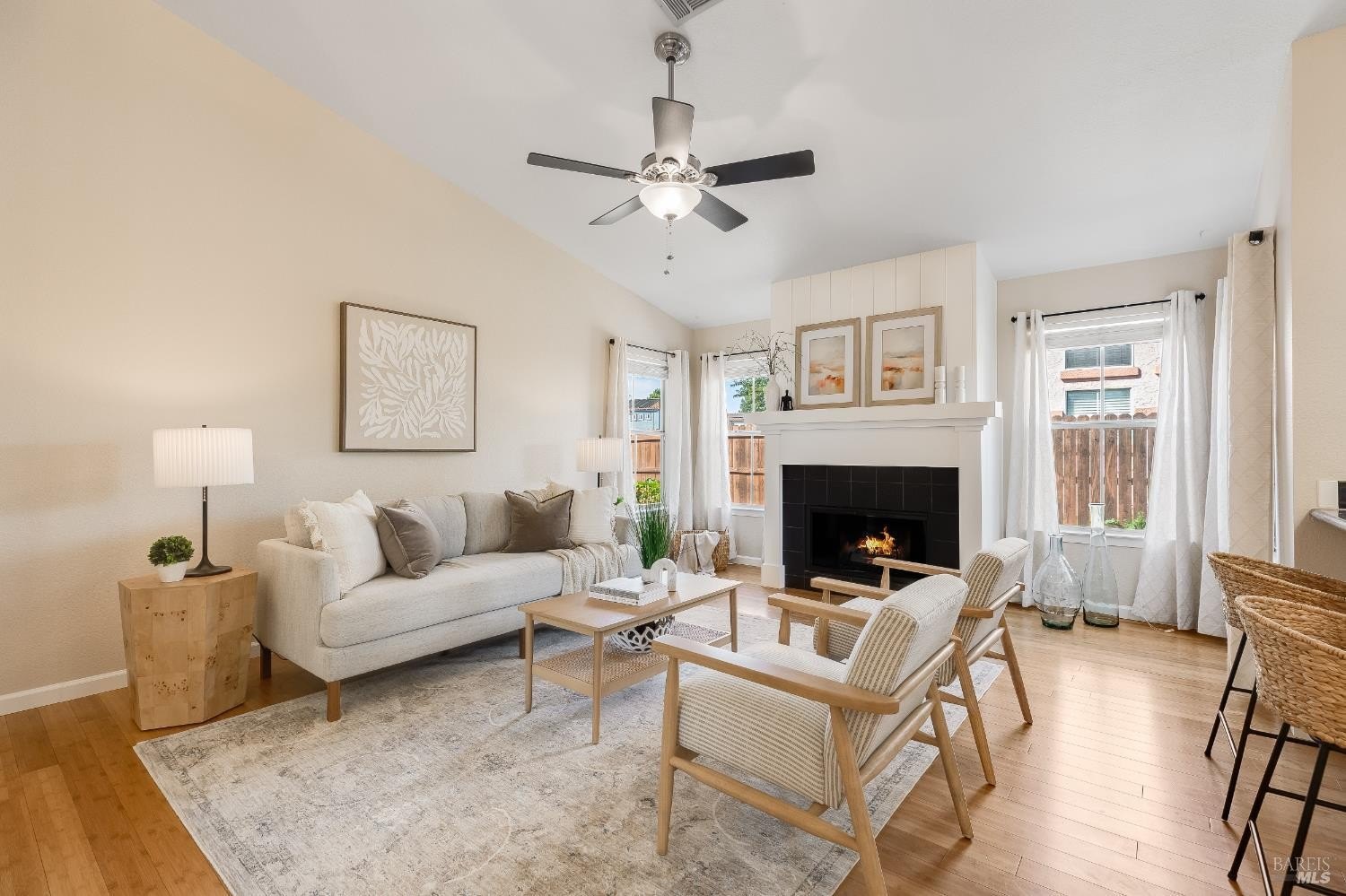 Vacaville, California, 95687, United States, 3 Bedrooms Bedrooms, ,2 BathroomsBathrooms,Residential,For Sale,1932568