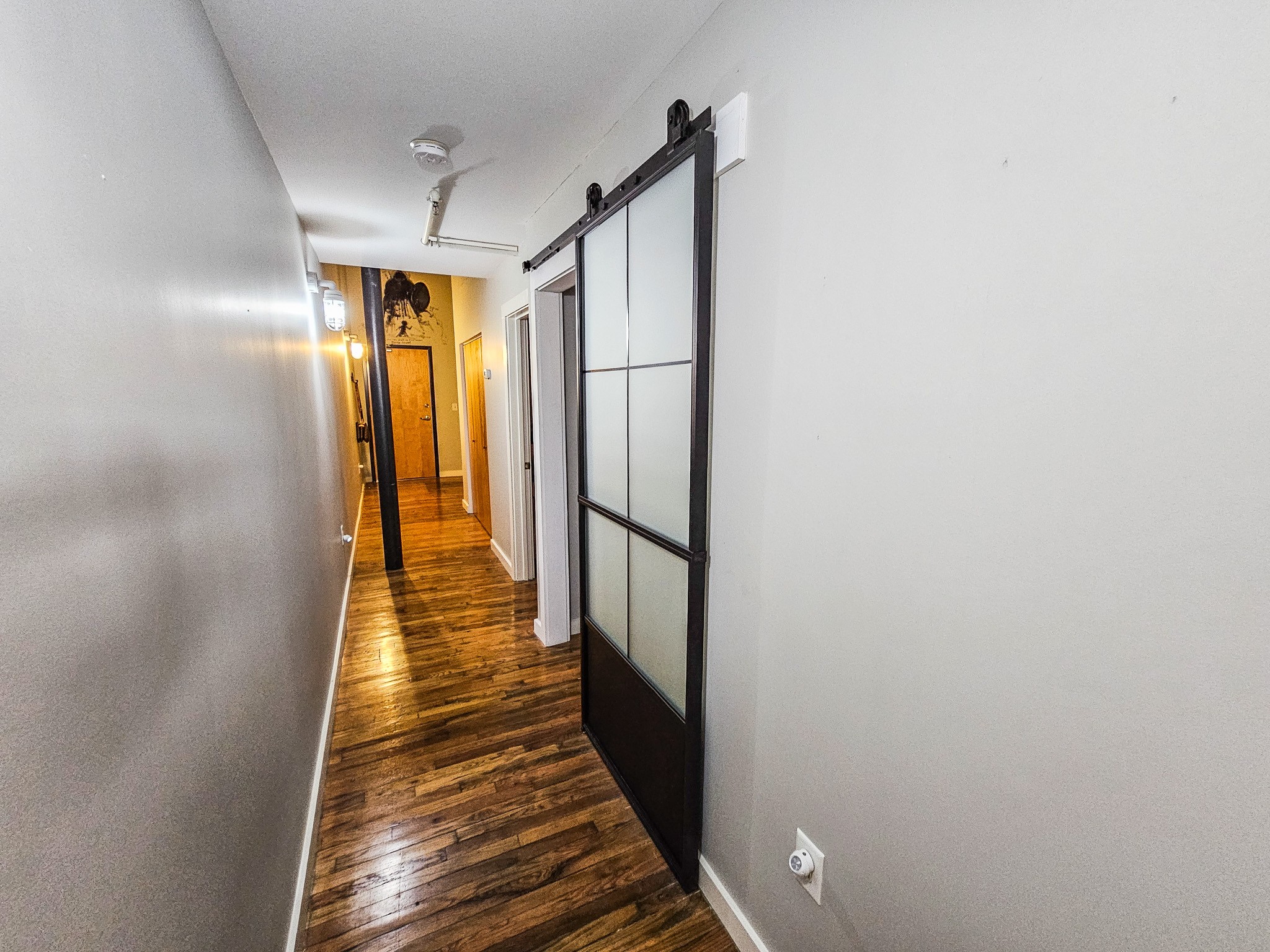 Nashville, Tennessee, 37219, United States, 2 Bedrooms Bedrooms, ,2 BathroomsBathrooms,Residential,For Sale,1743345