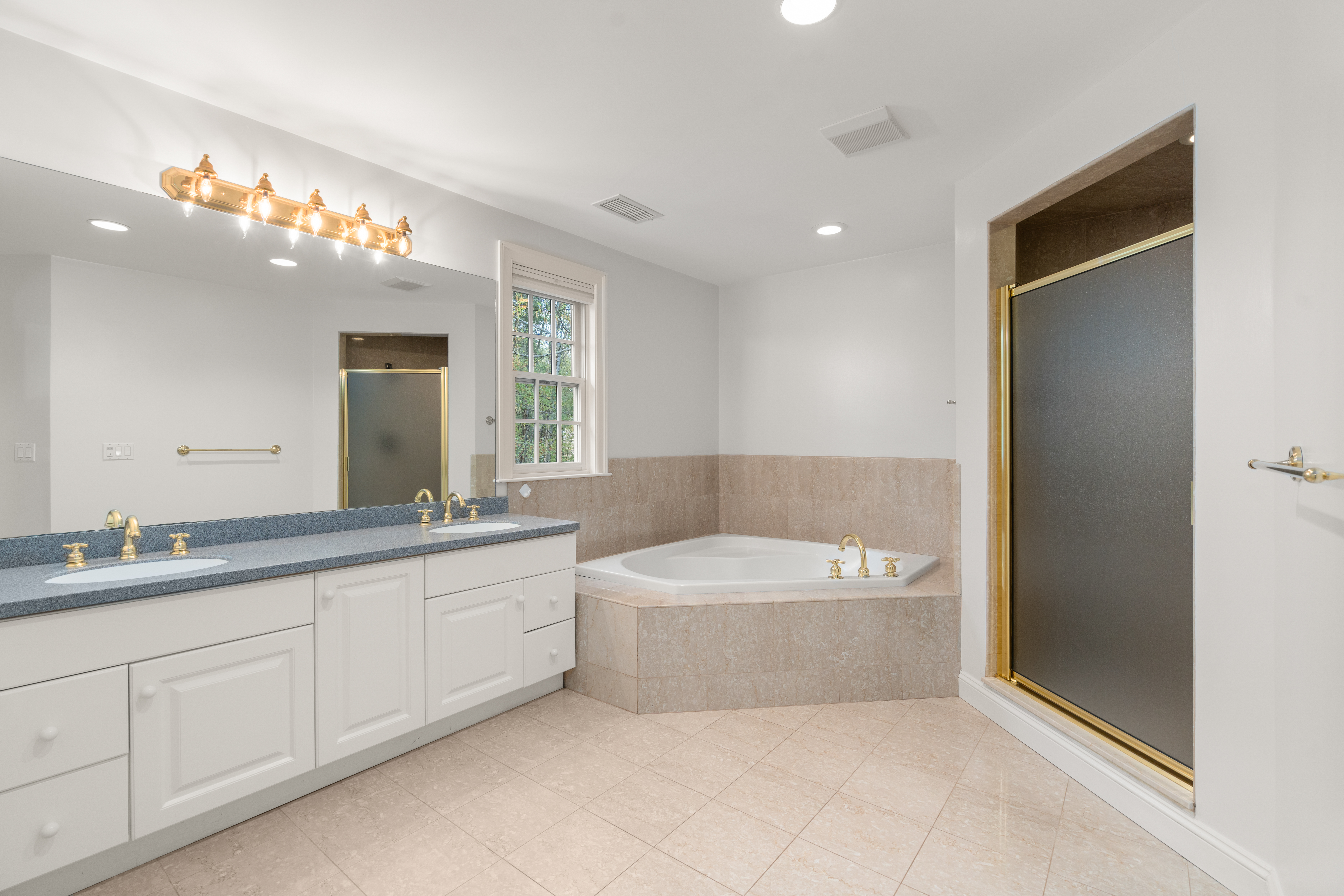  419 Wellesley Street, Weston, MA, 02493 - 物件實景