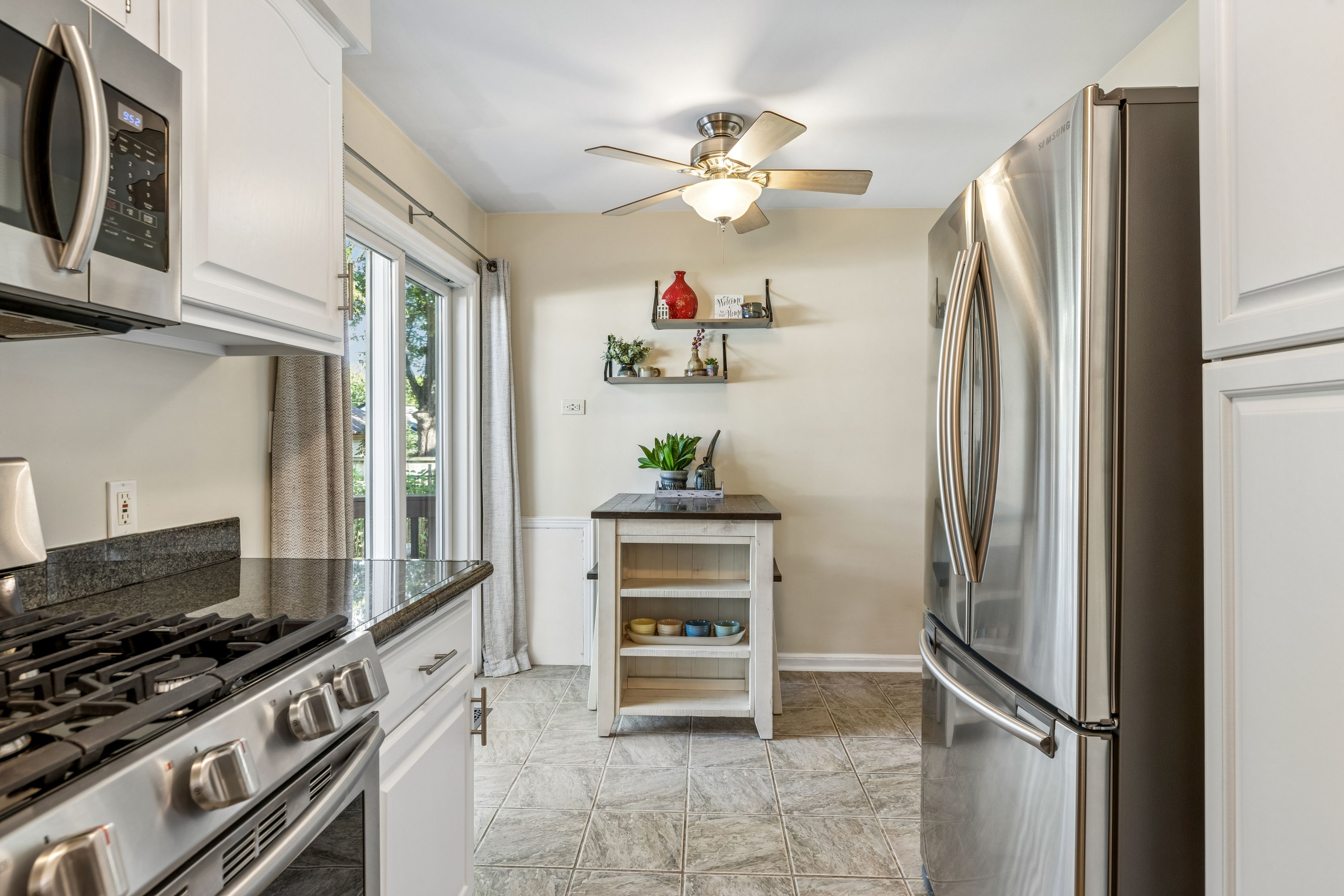  Updated Saint Louis Park Bungalow with Timeless Charm - 物件實景