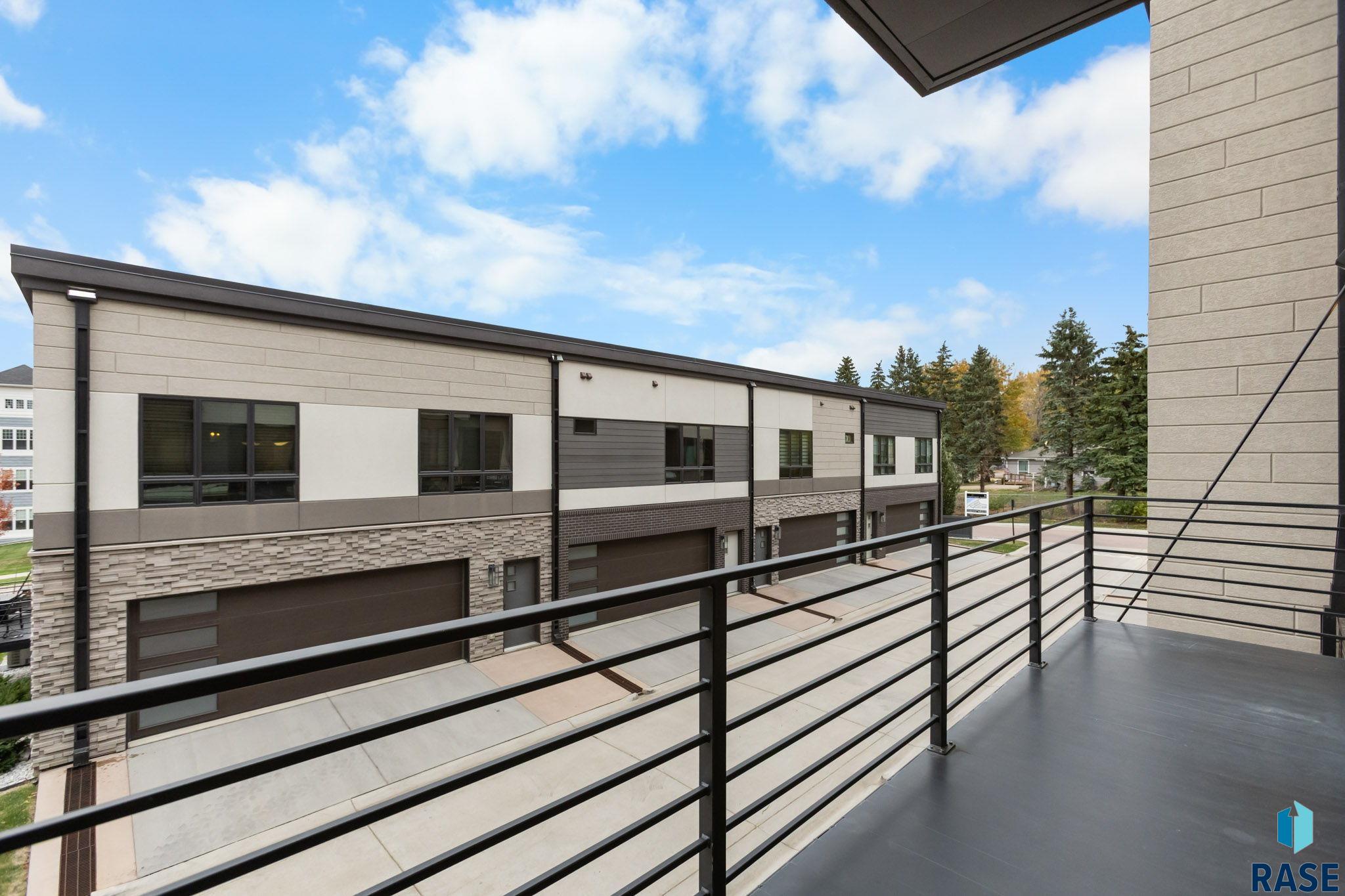 Sioux Falls, South Dakota, 57106, United States, 3 Bedrooms Bedrooms, ,2 BathroomsBathrooms,Residential,For Sale,1986319