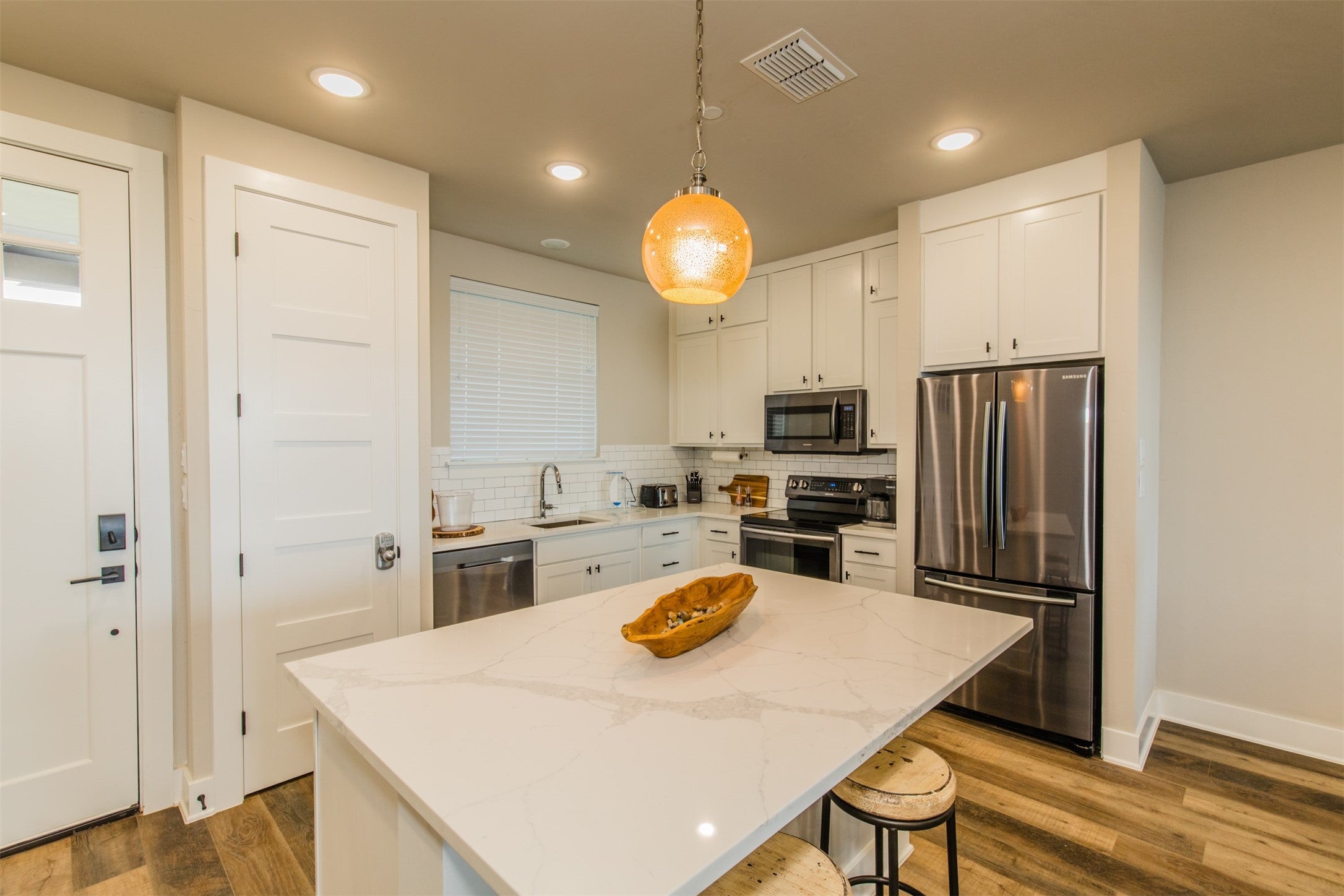 Possum Kingdom Lake, Texas, 76449, United States, 2 Bedrooms Bedrooms, ,2 BathroomsBathrooms,Residential,For Sale,1976115