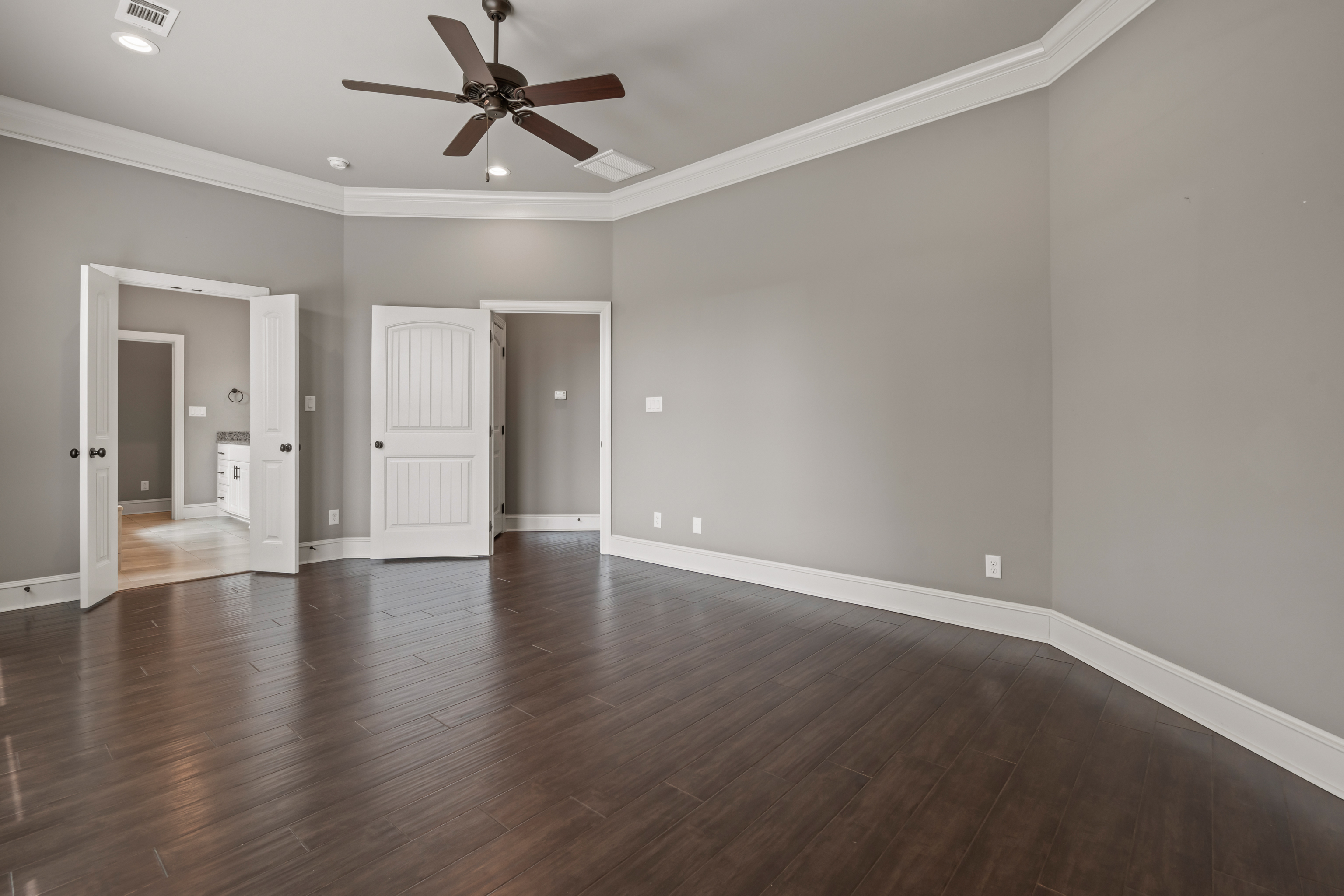 Hot Springs, Arkansas, 71901, United States, 4 Bedrooms Bedrooms, ,4 BathroomsBathrooms,Residential,For Sale,1760165