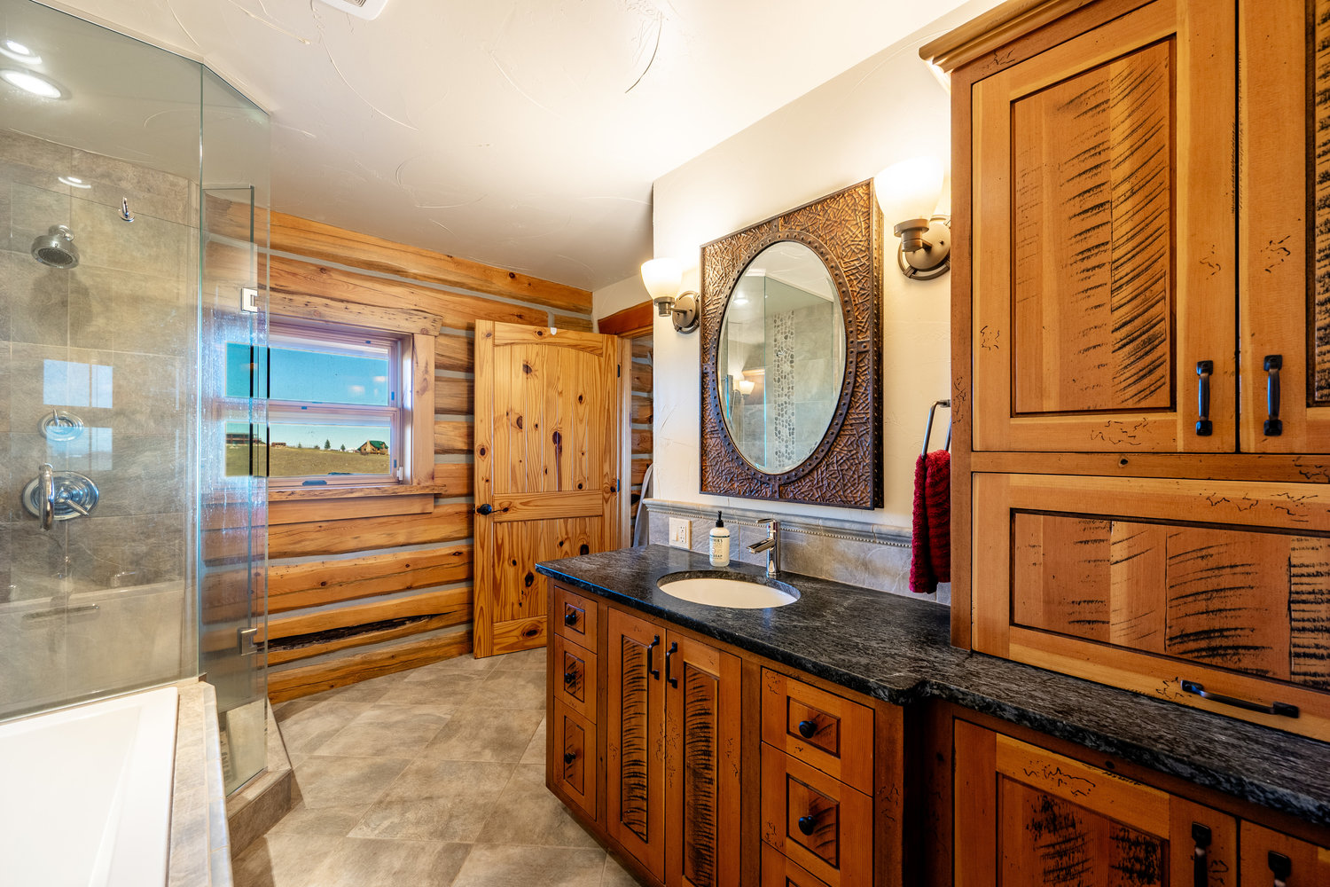 Sheridan, Wyoming, 82801, United States, 2 Bedrooms Bedrooms, ,2 BathroomsBathrooms,Residential,For Sale,1982775