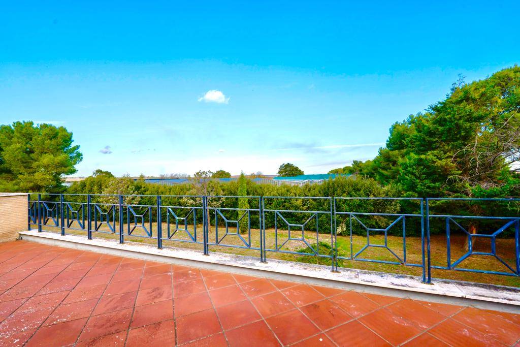 Via Pietramontecorvino, Lucera, Foggia, 71036, IT, 5 Bedrooms Bedrooms, ,5 BathroomsBathrooms,Residential,For Sale,Via Pietramontecorvino,1668476