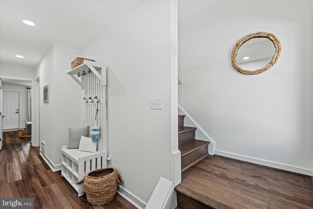 Colonial Beach, Virginia, 22443, United States, 4 Bedrooms Bedrooms, ,4 BathroomsBathrooms,Residential,For Sale,1898525