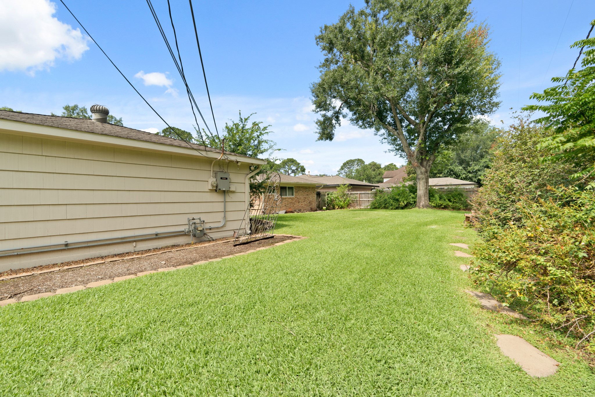 Houston, Texas, 77096, United States, 3 Bedrooms Bedrooms, ,2 BathroomsBathrooms,Residential,For Sale,1849910