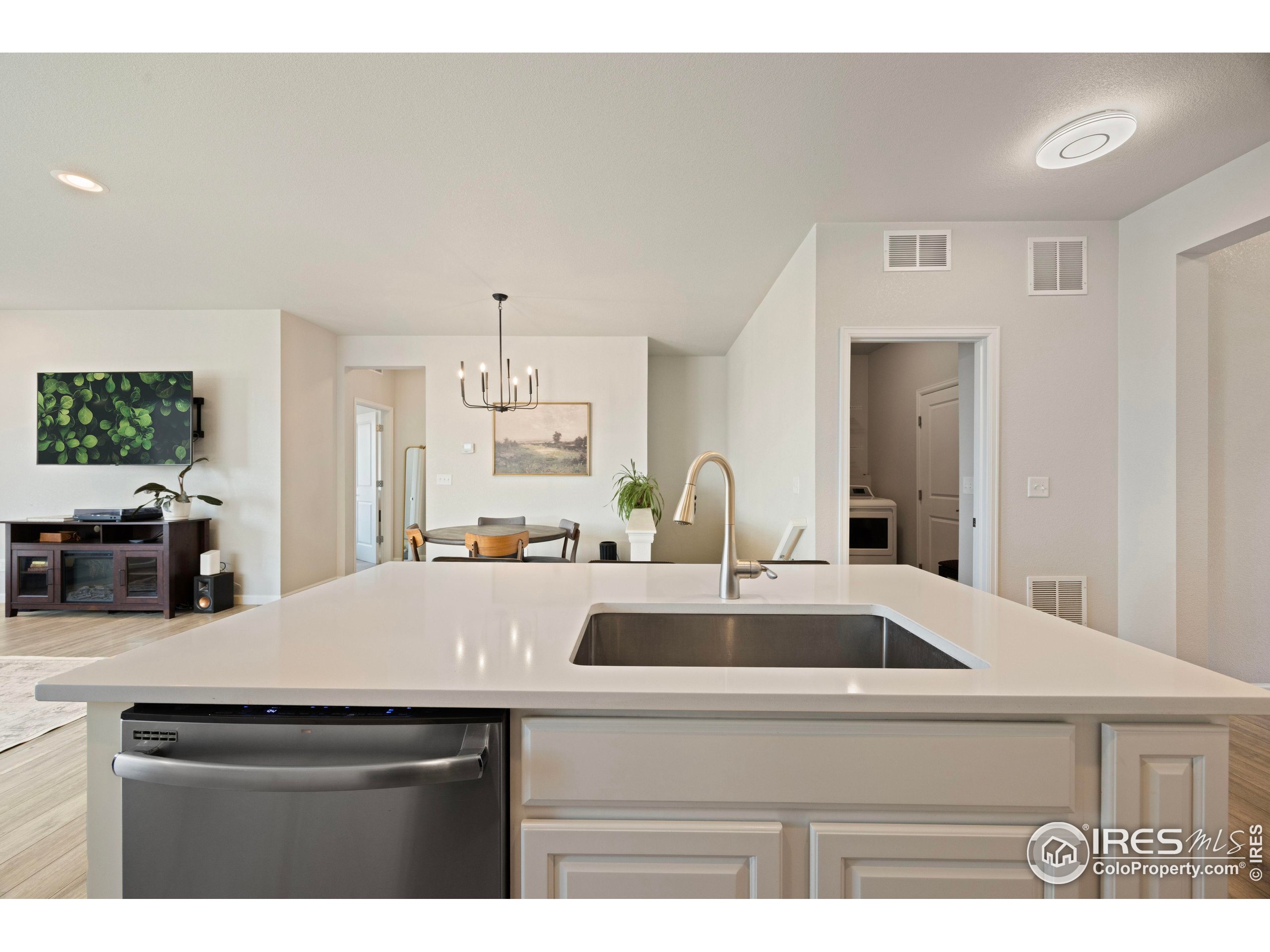 Windsor, Colorado, 80550, United States, 2 Bedrooms Bedrooms, ,1 BathroomBathrooms,Residential,For Sale,1906534