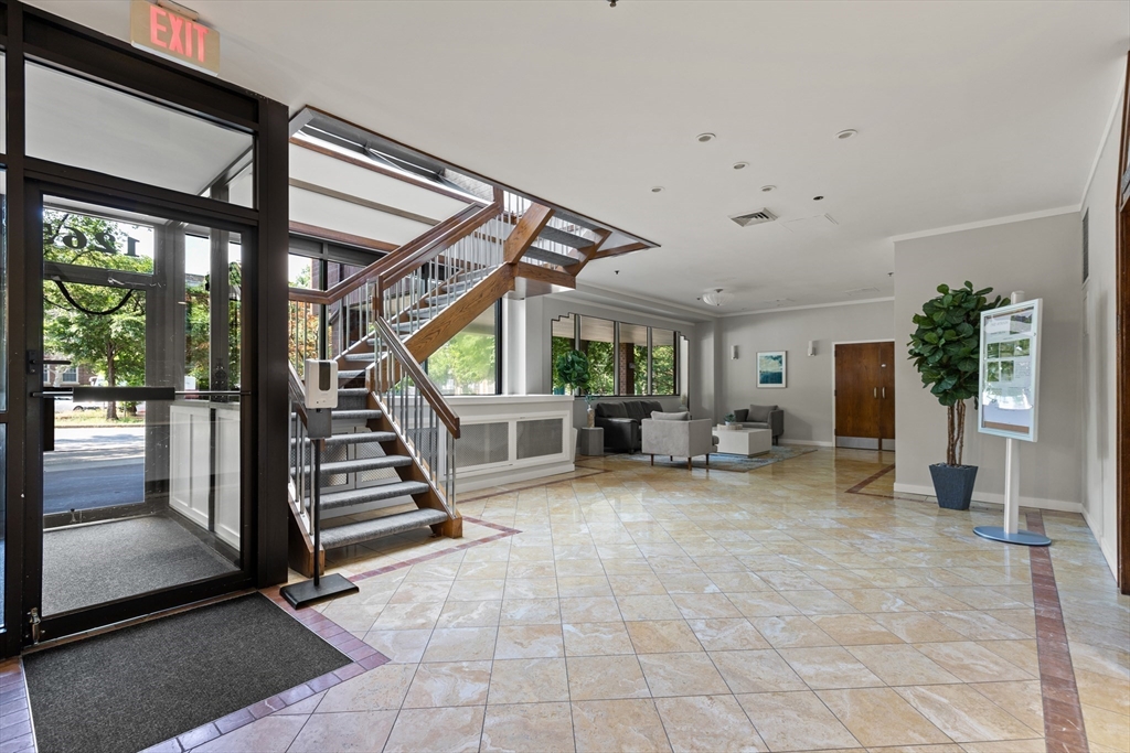Brookline, Massachusetts, 02446, United States, 2 Bedrooms Bedrooms, ,2 BathroomsBathrooms,Residential,For Sale,1920109