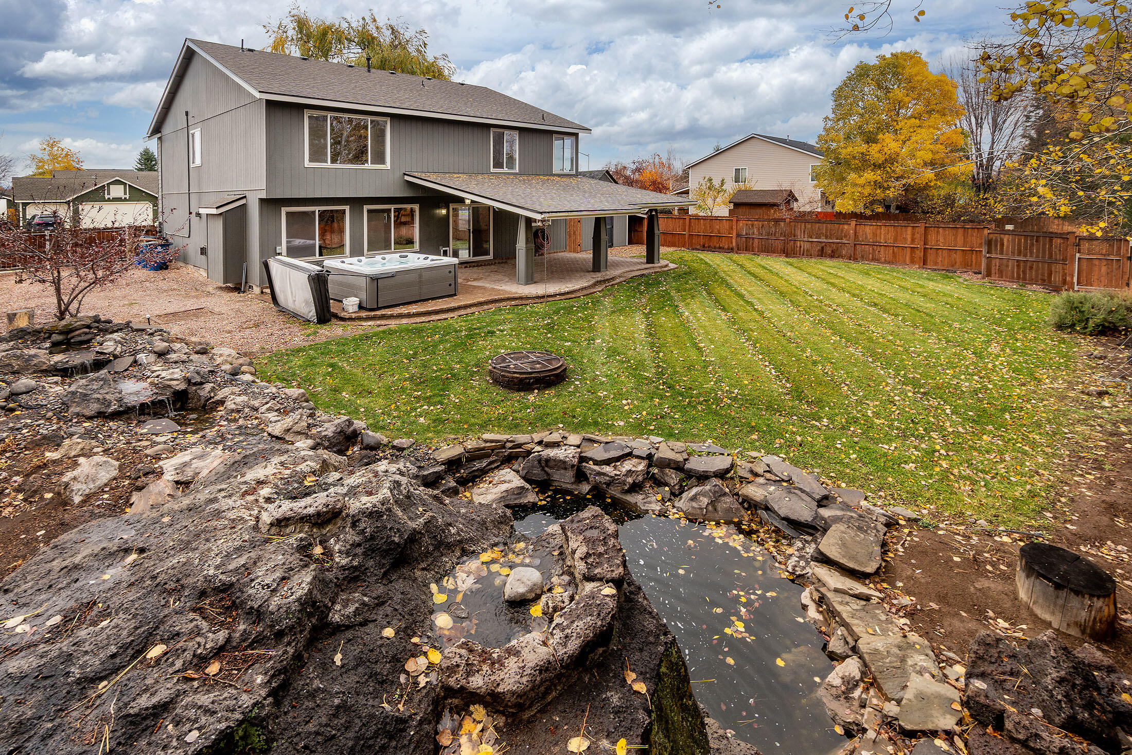Redmond, Oregon, 97756, United States, 3 Bedrooms Bedrooms, ,3 BathroomsBathrooms,Residential,For Sale,1989039