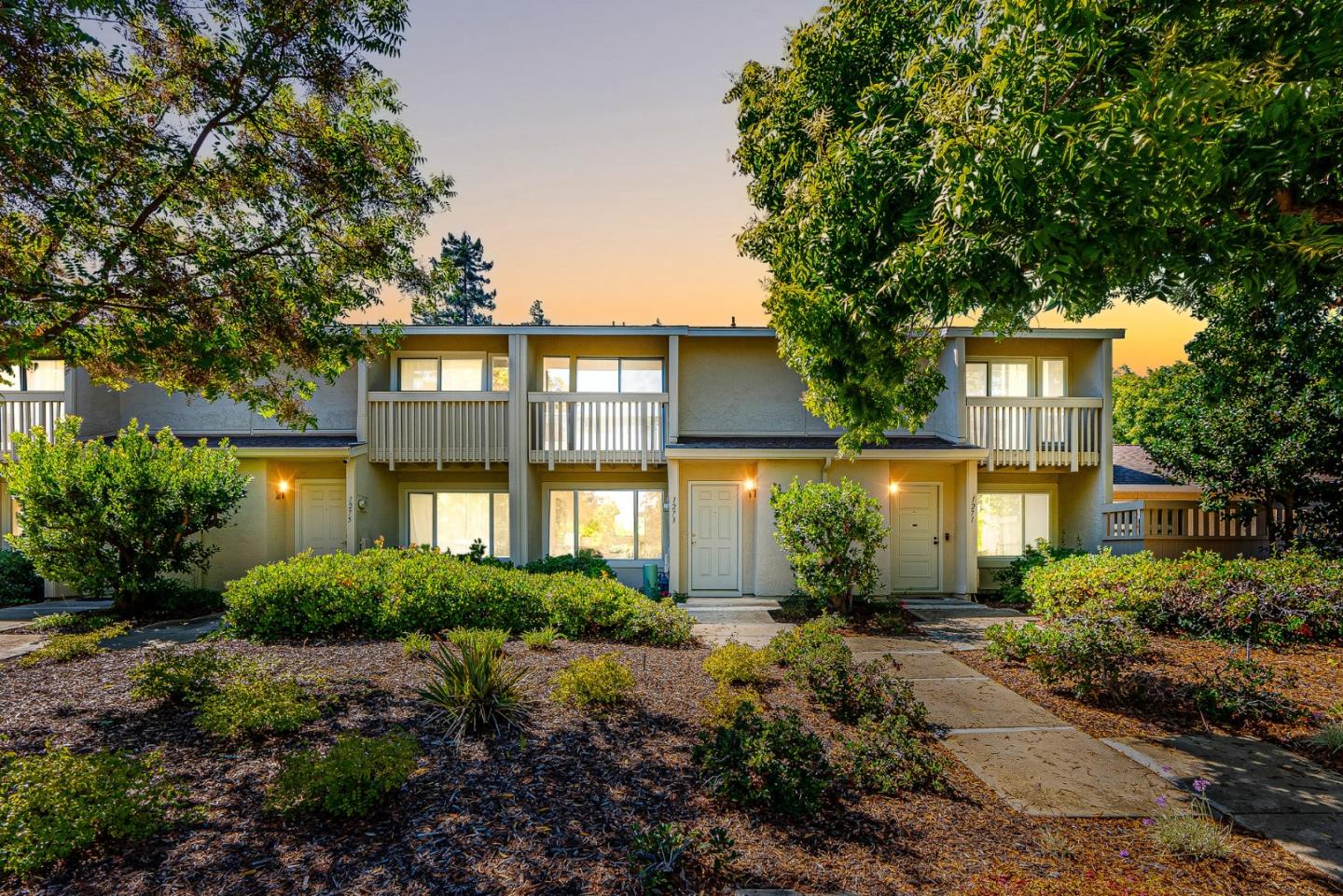 Sunnyvale, California, 94087, United States, 2 Bedrooms Bedrooms, ,2 BathroomsBathrooms,Residential,For Sale,1947978