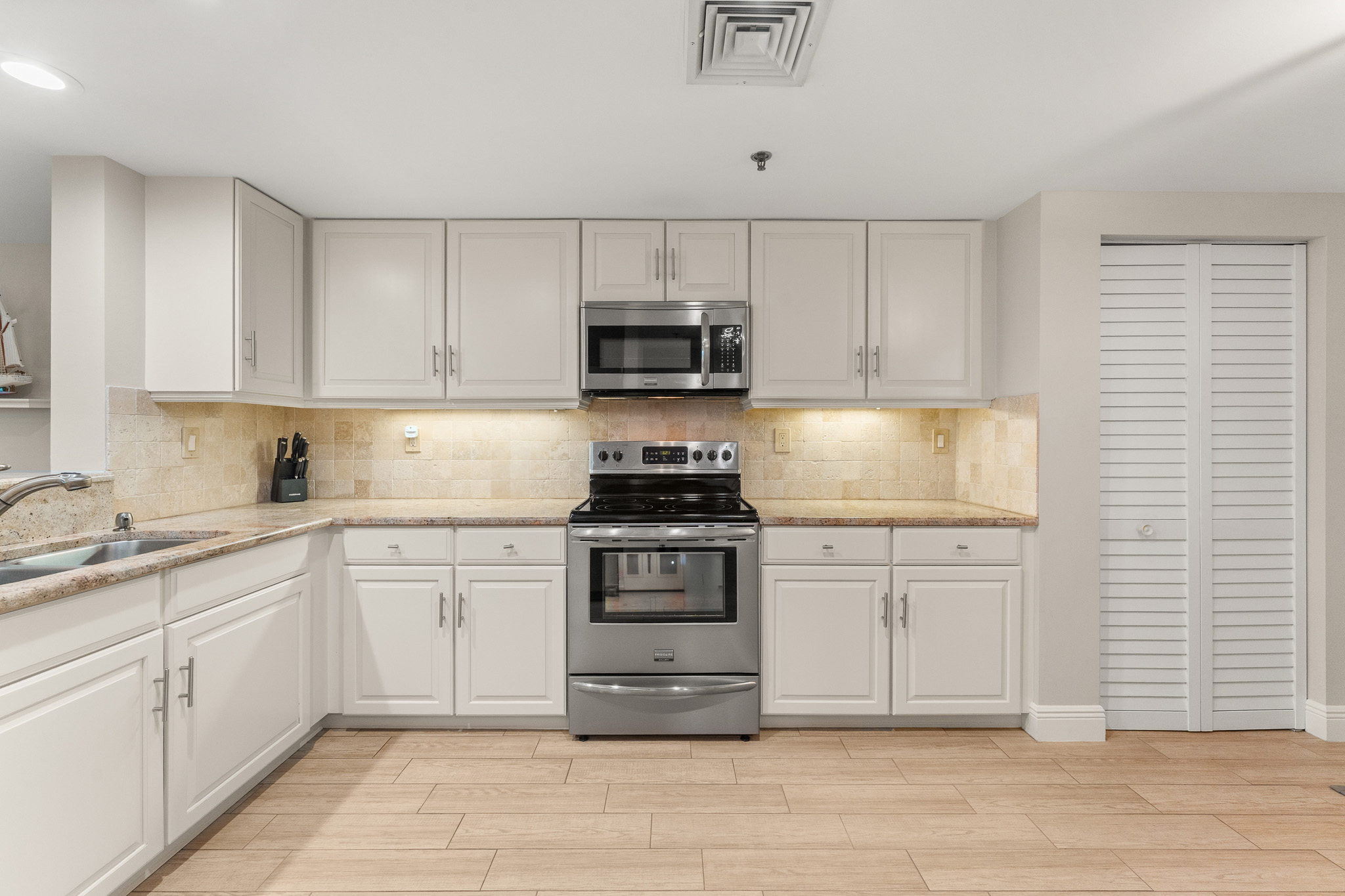  579 NE Plantation Road, Stuart, FL, 34996 - 物件實景
