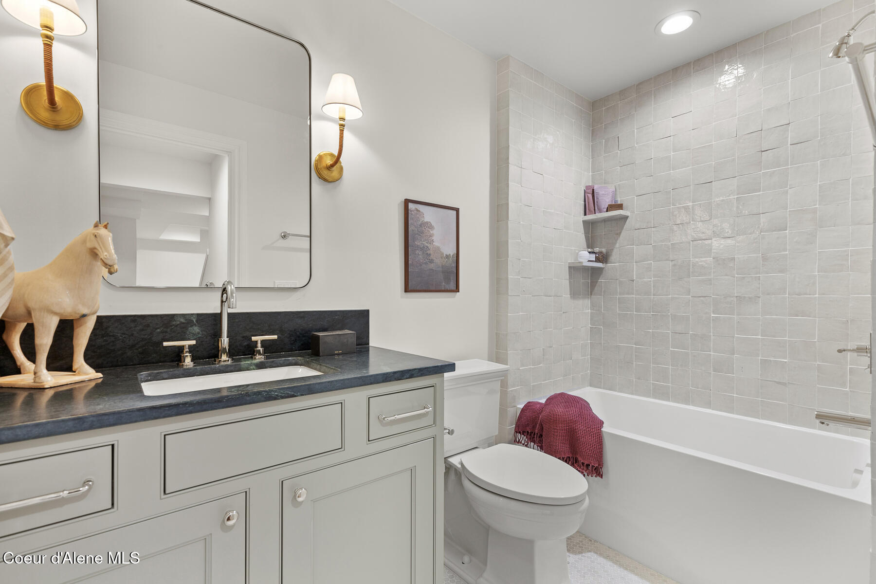 Coeur d'Alene, Idaho, 83814, United States, 4 Bedrooms Bedrooms, ,3 BathroomsBathrooms,Residential,For Sale,1977806